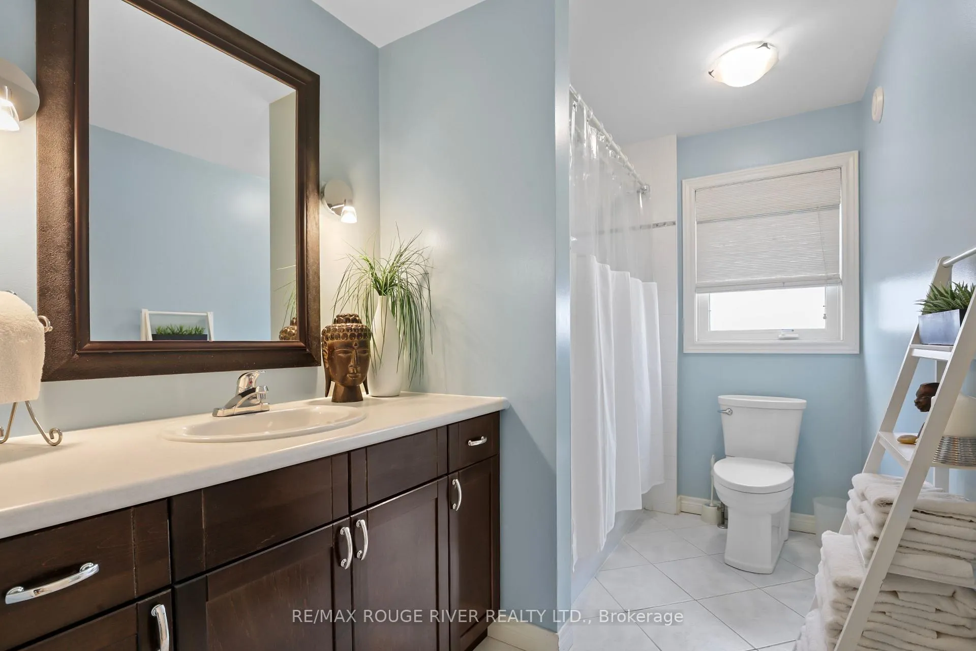 Photo 30 of 38 Worthington Drive, Clarington, Courtice — HOMEH