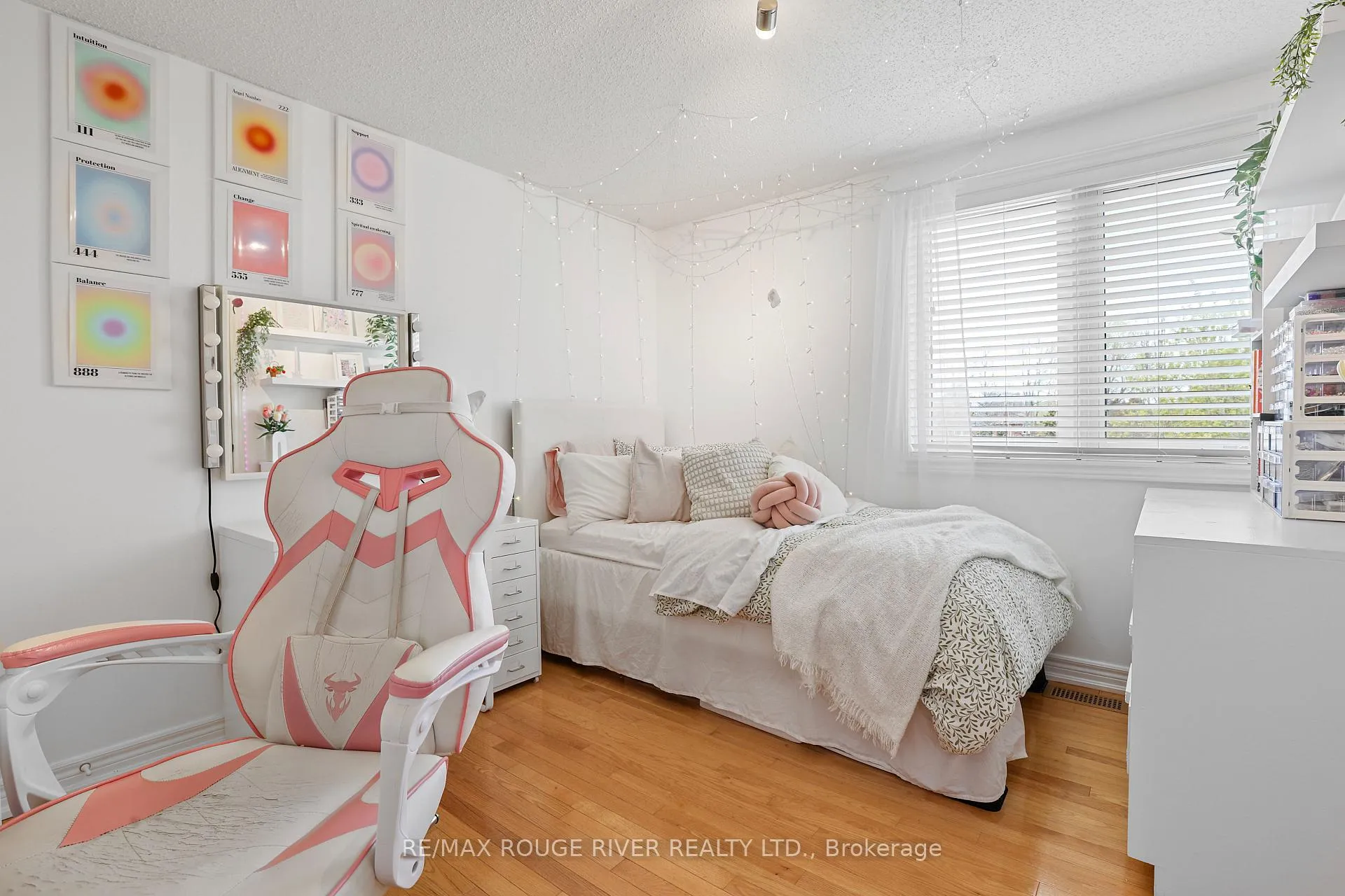 Photo 33 of 38 Worthington Drive, Clarington, Courtice — HOMEH