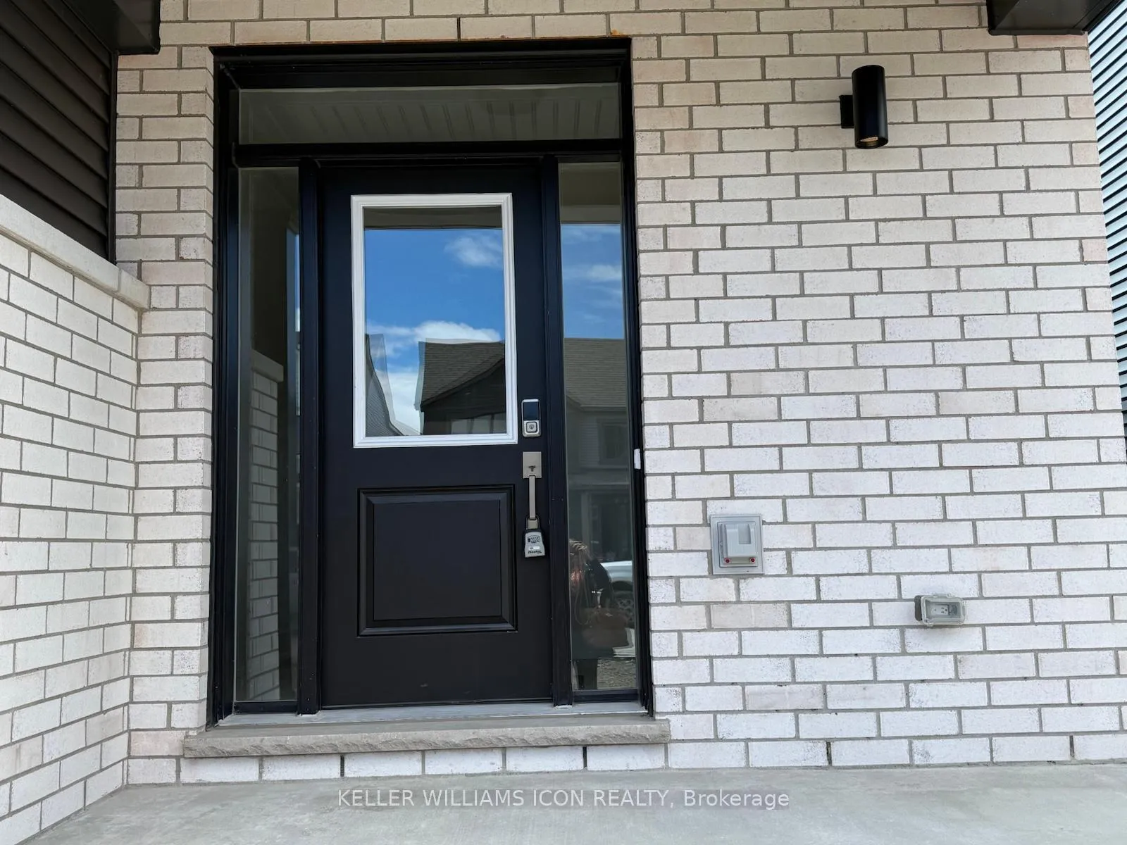 Photo 2 of 815 Tincture Place, Ottawa, Kanata - Morgan's Grant/South March — HOMEH
