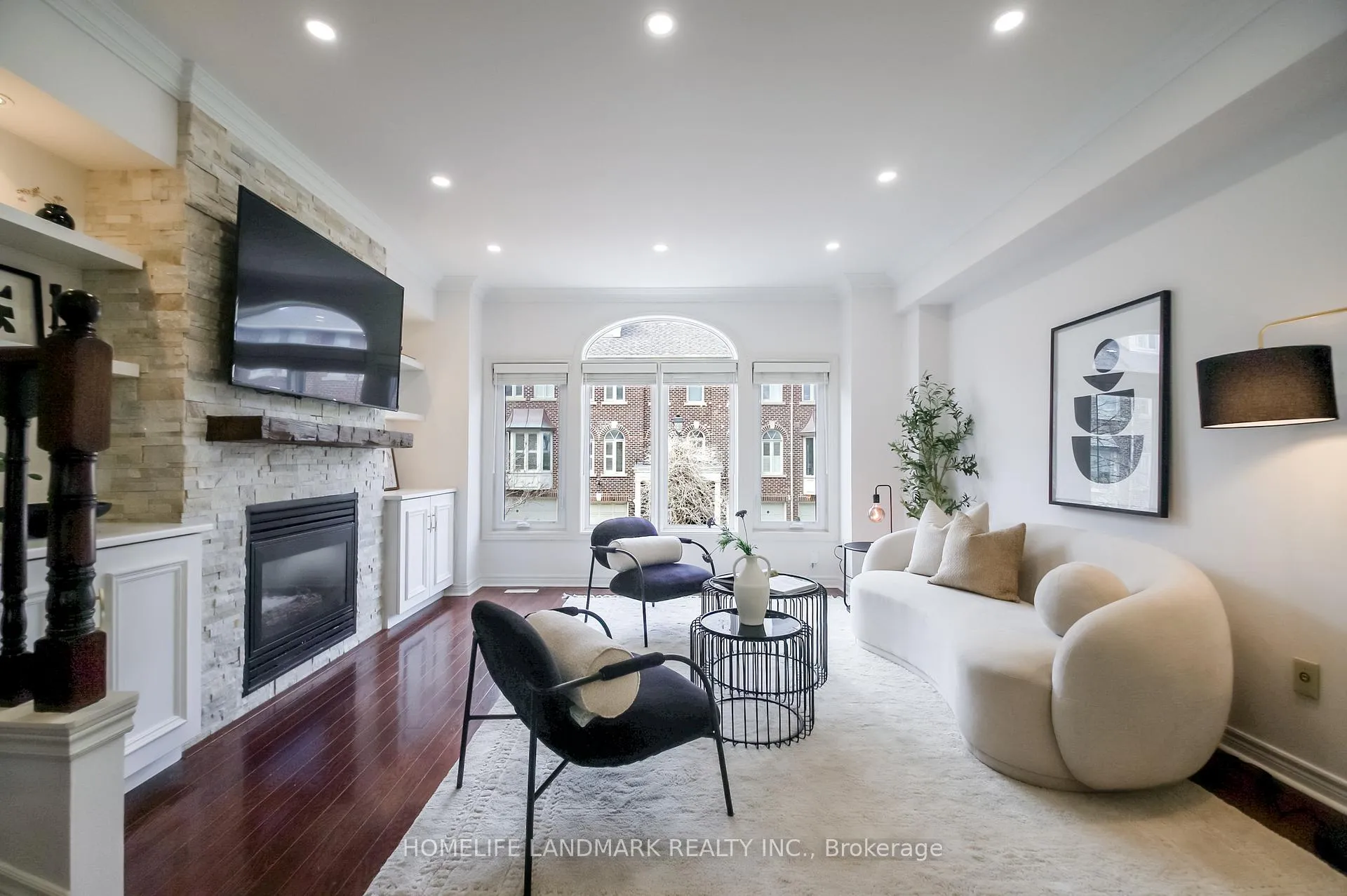 Photo 3 of Unit 9, 34 Mendota Road, Etobicoke, Stonegate-Queensway — HOMEH