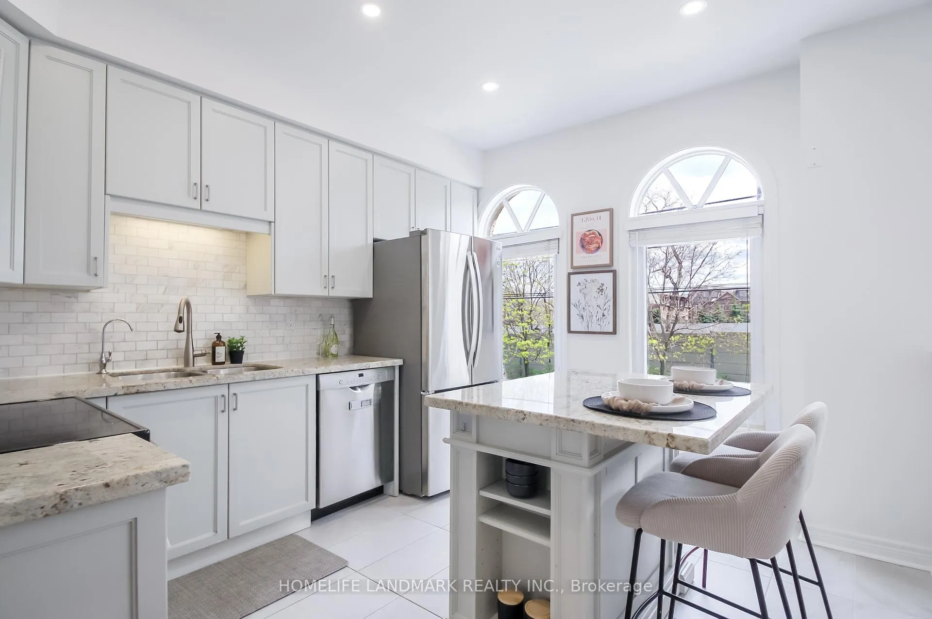 Photo 7 of Unit 9, 34 Mendota Road, Etobicoke, Stonegate-Queensway — HOMEH