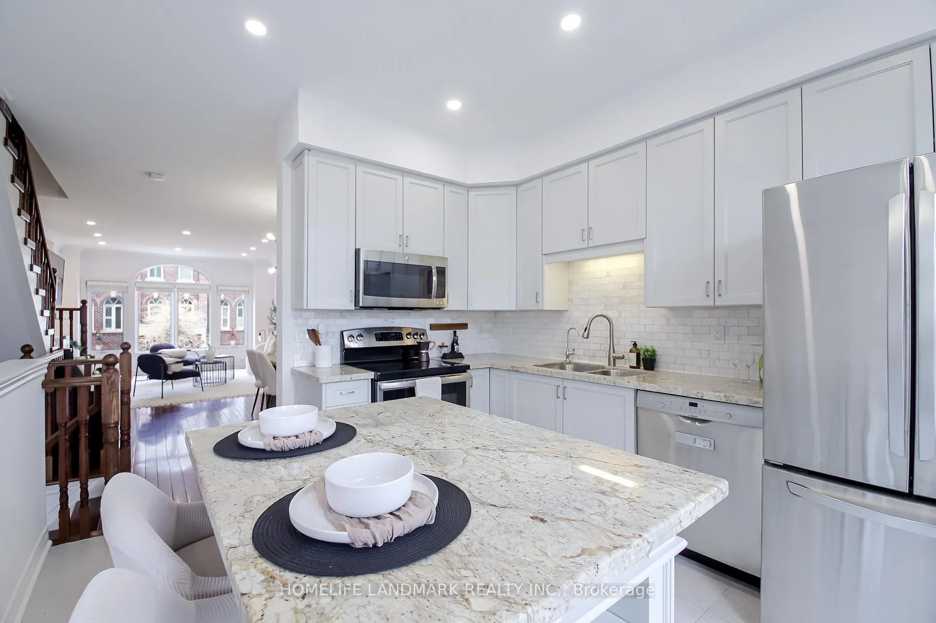 Photo 8 of Unit 9, 34 Mendota Road, Etobicoke, Stonegate-Queensway — HOMEH