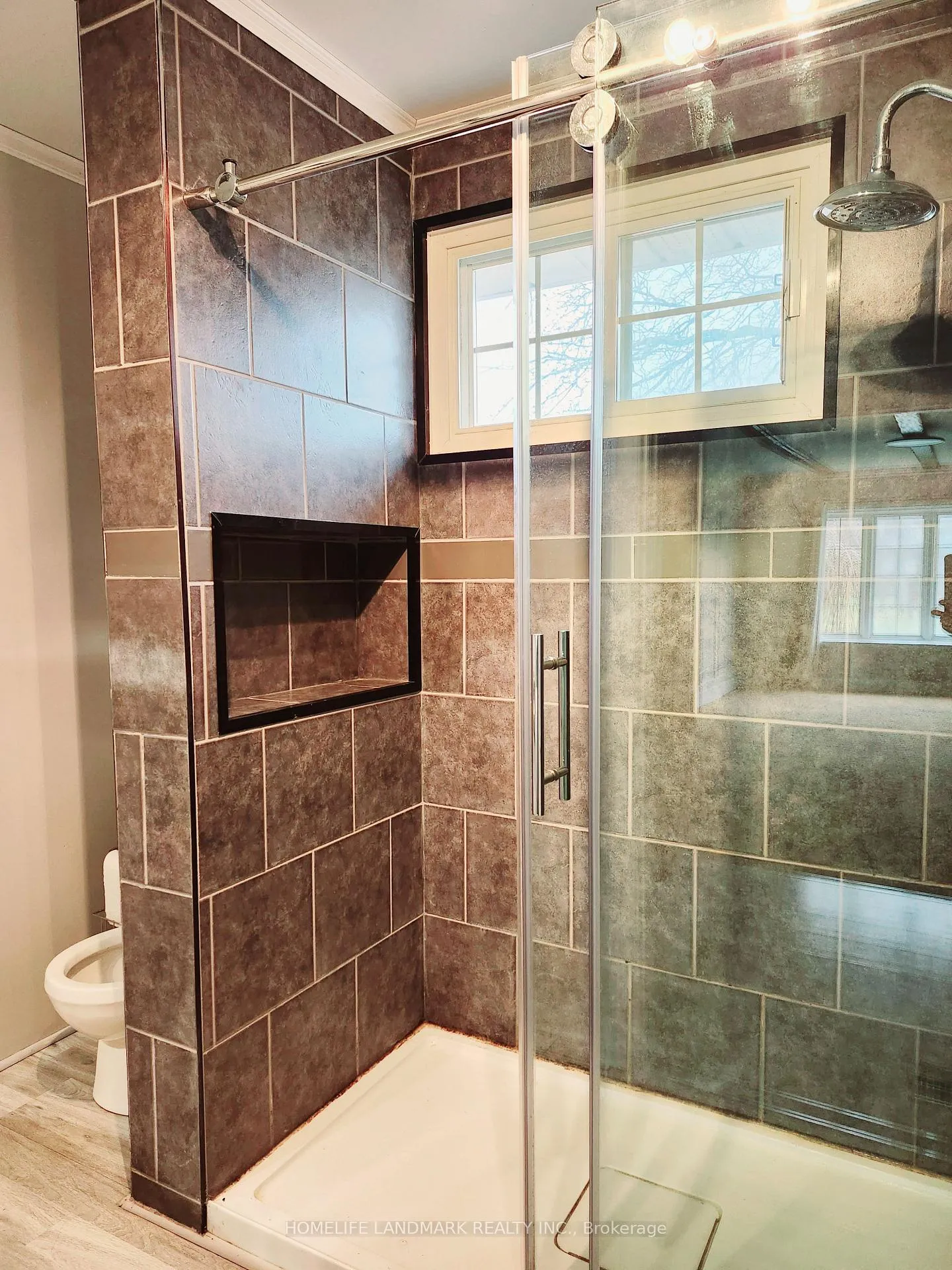 Photo 10 of 4751 Baldwin Avenue, Niagara Falls, Ascot — HOMEH