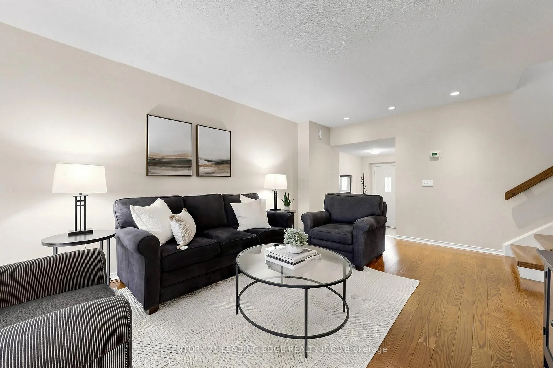 Photo 4 of 5 Madsen Crescent, Markham, Markville — HOMEH