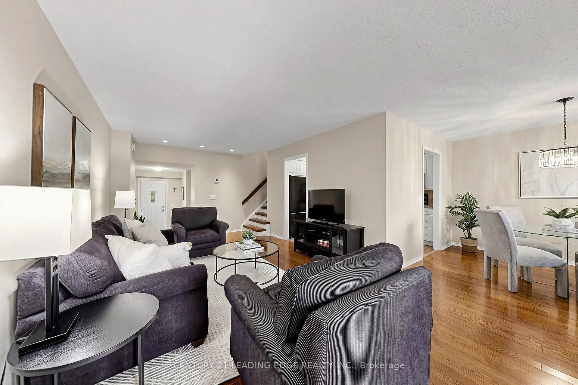 Photo 6 of 5 Madsen Crescent, Markham, Markville — HOMEH
