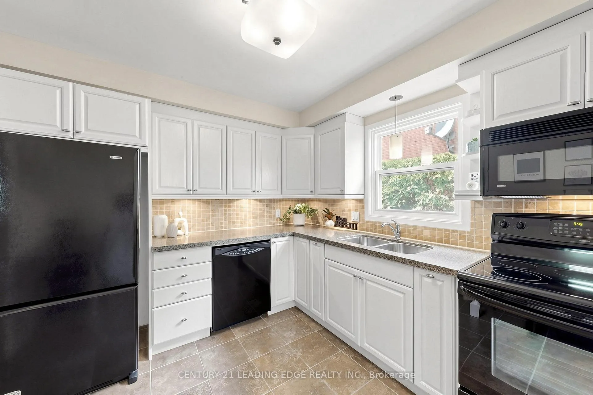 Photo 13 of 5 Madsen Crescent, Markham, Markville — HOMEH