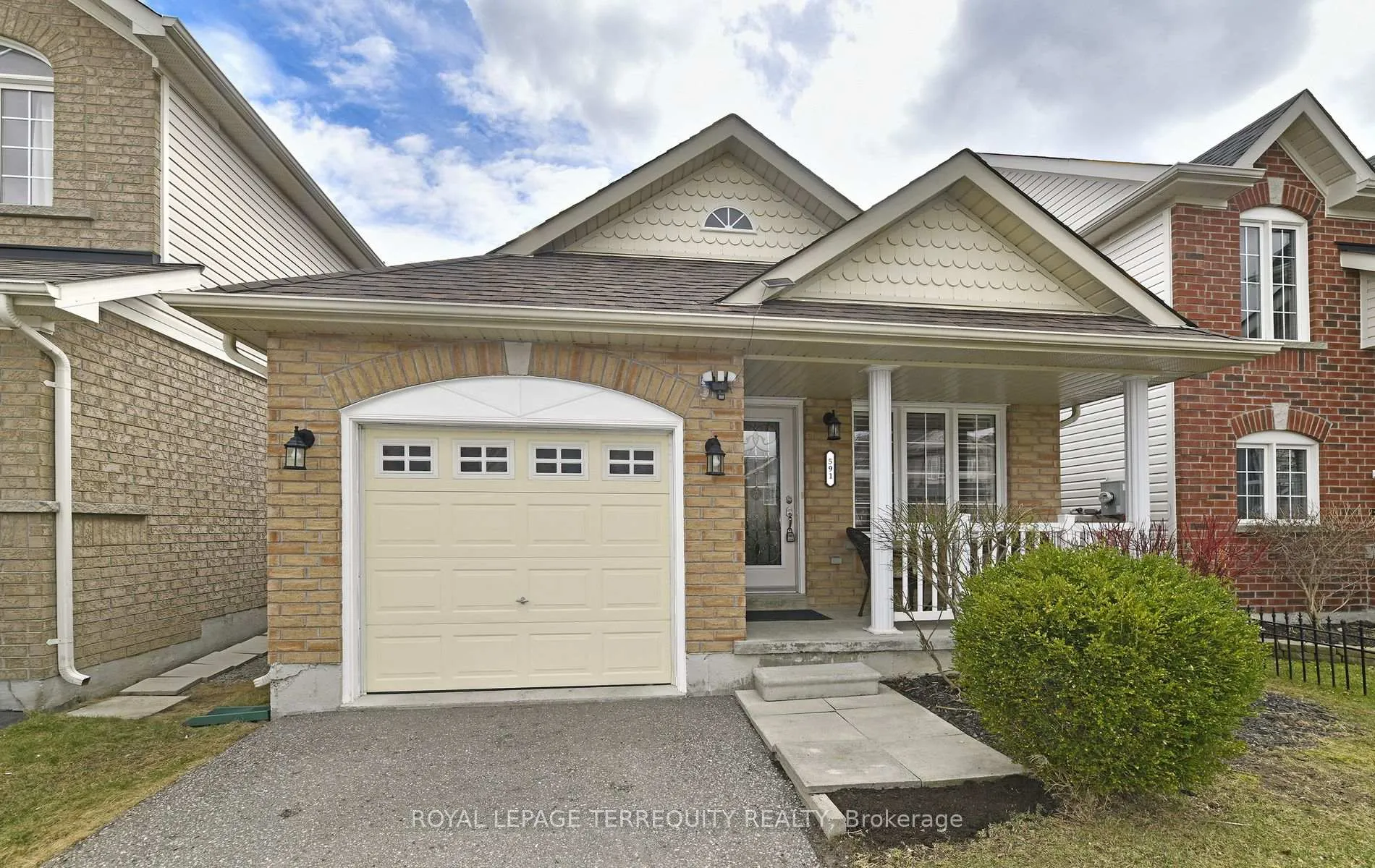 Front of 591 Luple Avenue