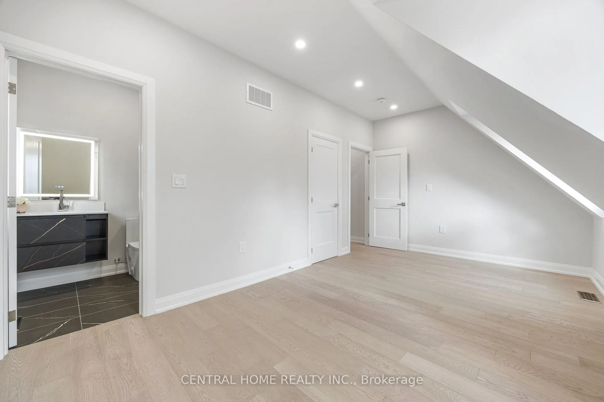 Photo 13 of 2946 Elgin Mills Road, Markham, Victoria Square — HOMEH