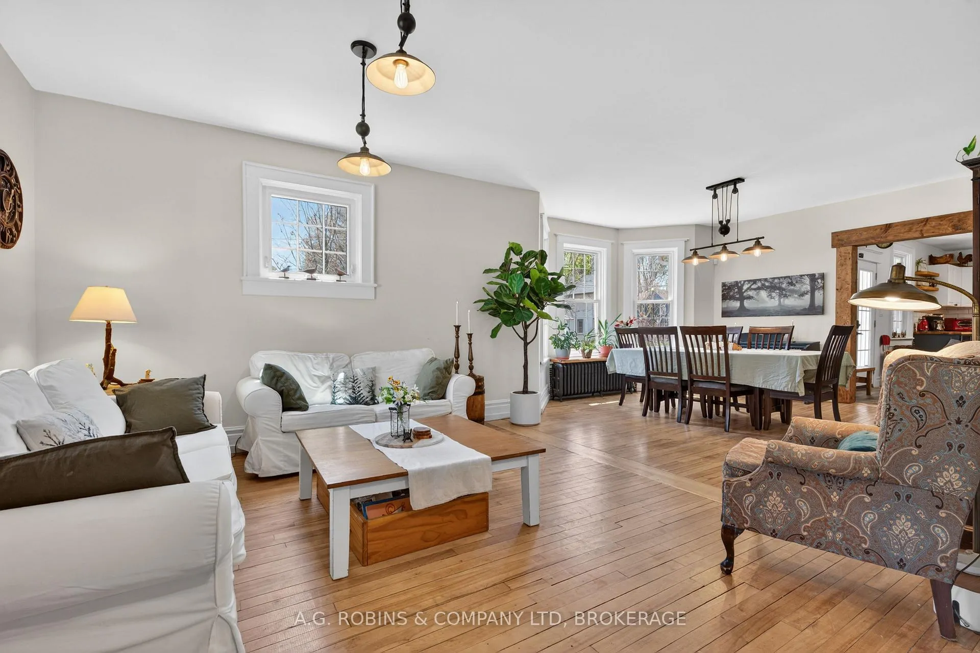Photo 6 of 124 Catharine Street, Port Colborne, Sugarloaf — HOMEH