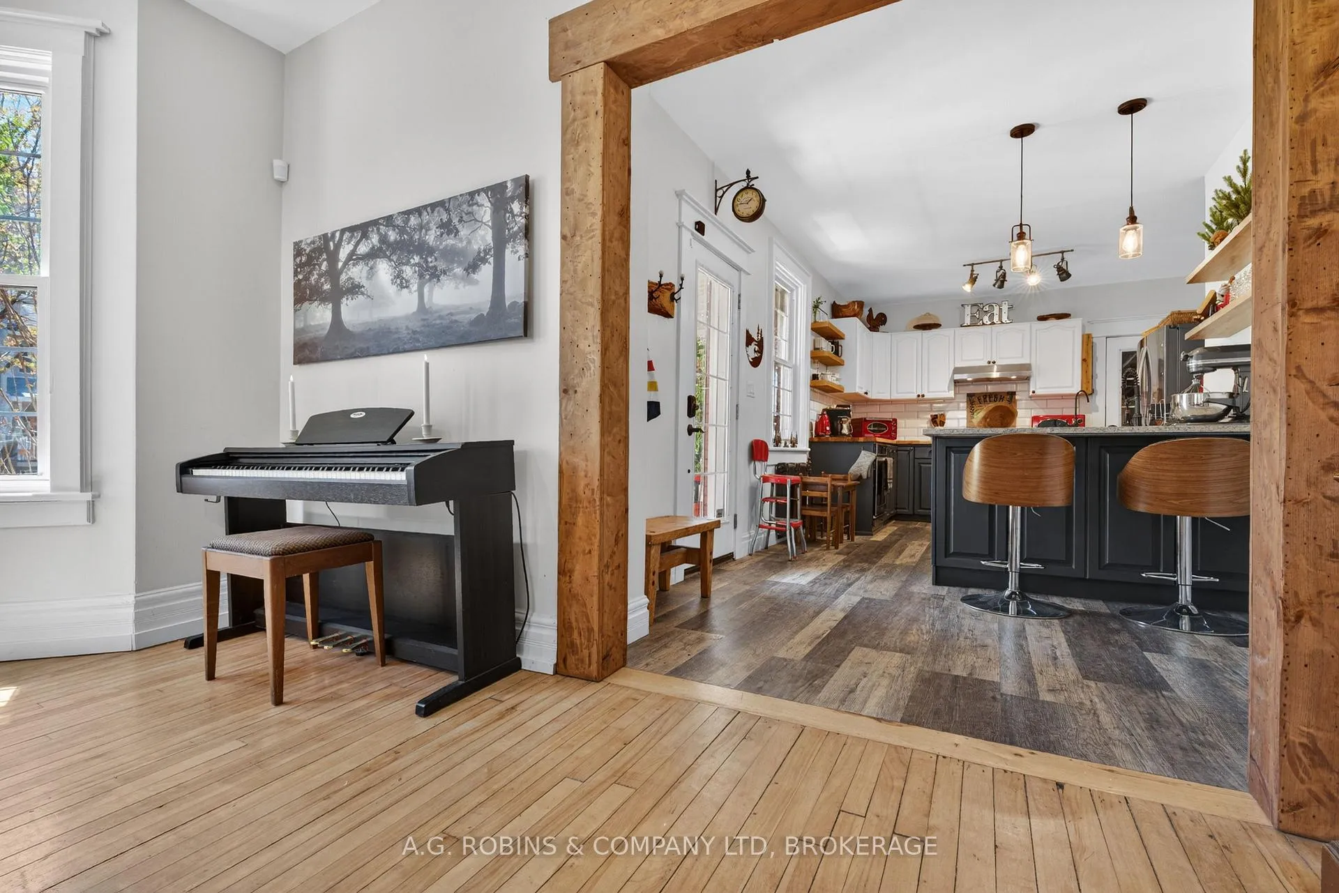 Photo 9 of 124 Catharine Street, Port Colborne, Sugarloaf — HOMEH