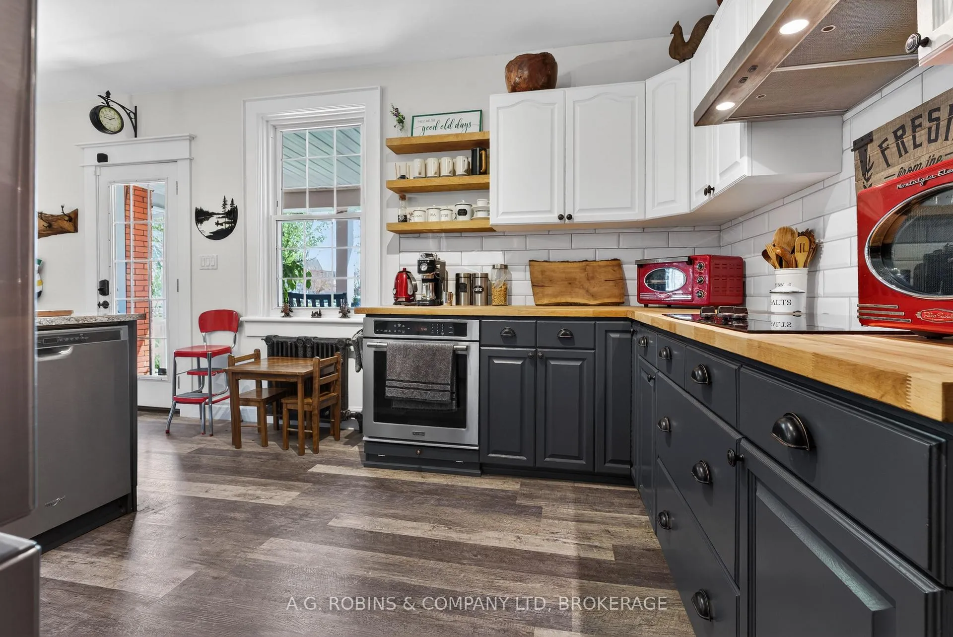 Photo 12 of 124 Catharine Street, Port Colborne, Sugarloaf — HOMEH