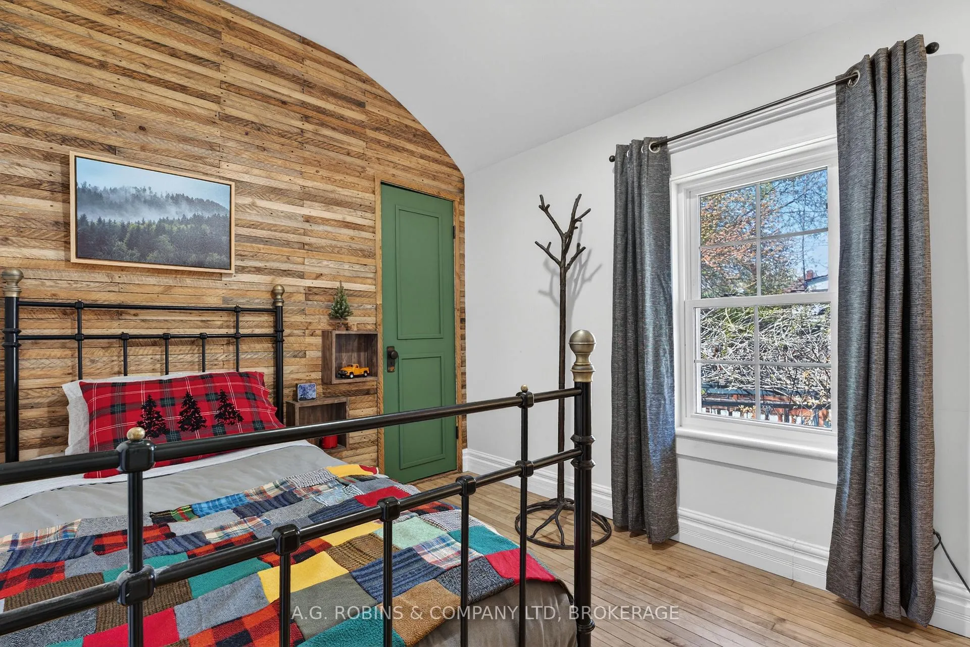 Photo 19 of 124 Catharine Street, Port Colborne, Sugarloaf — HOMEH