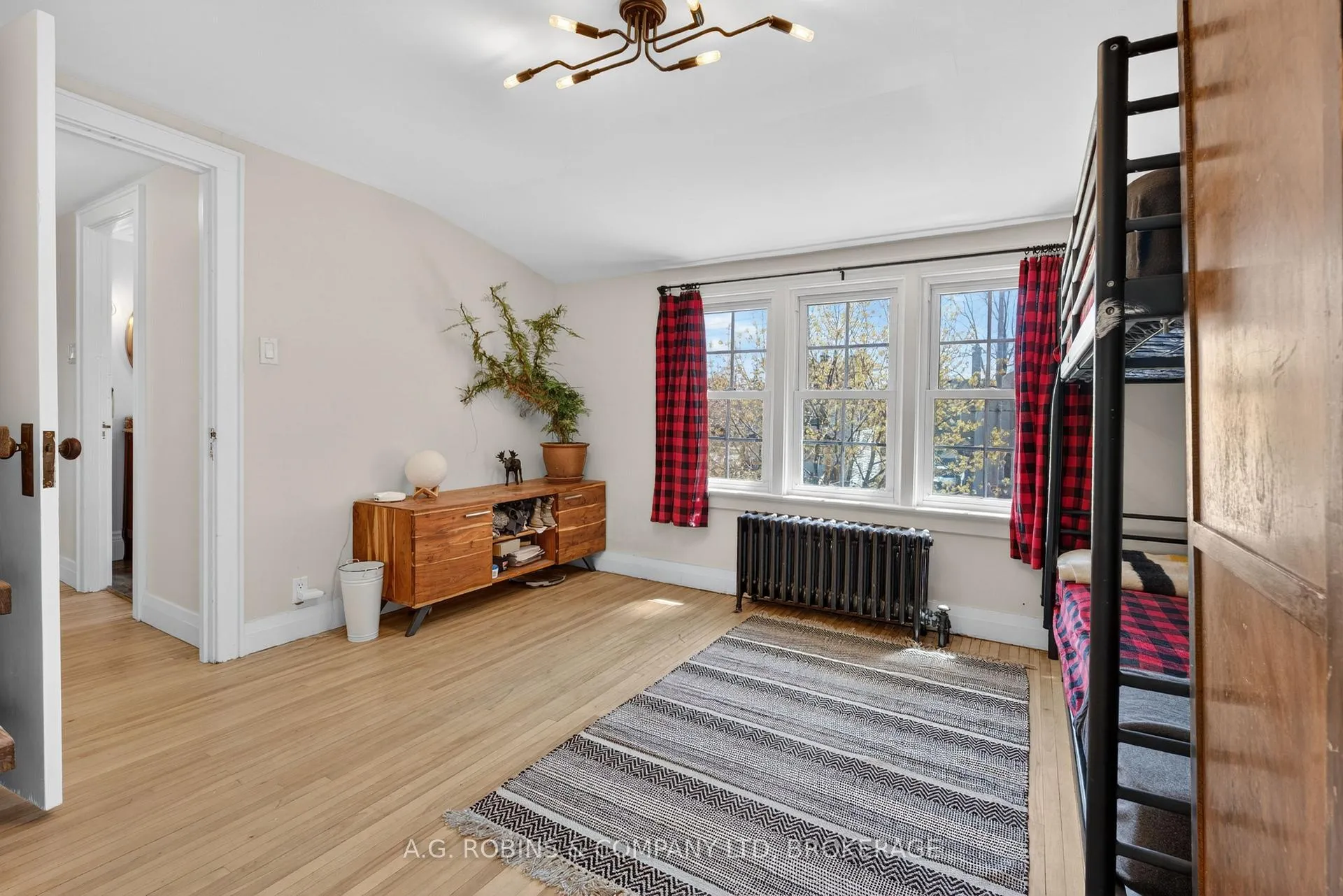 Photo 22 of 124 Catharine Street, Port Colborne, Sugarloaf — HOMEH