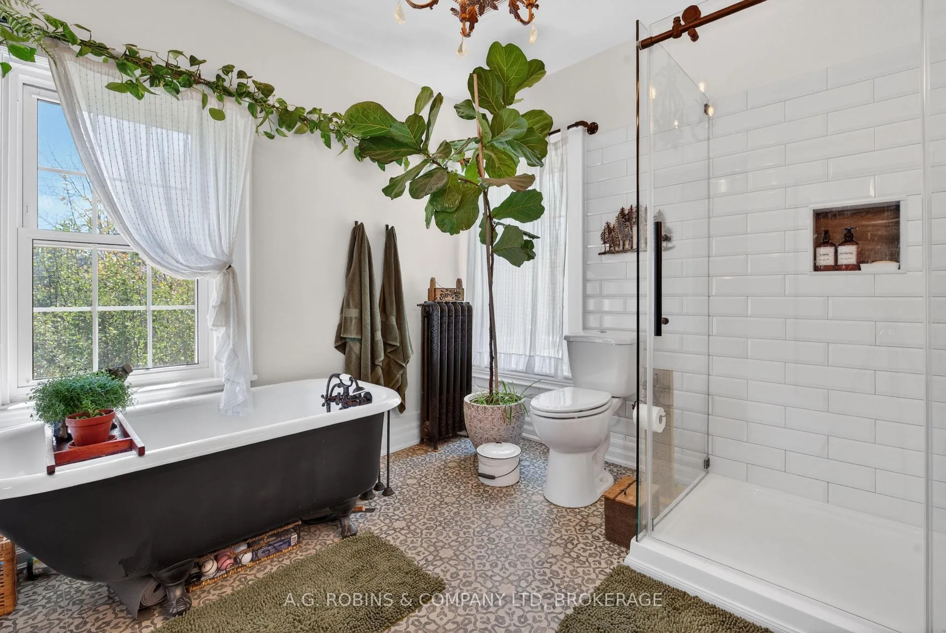 Photo 32 of 124 Catharine Street, Port Colborne, Sugarloaf — HOMEH