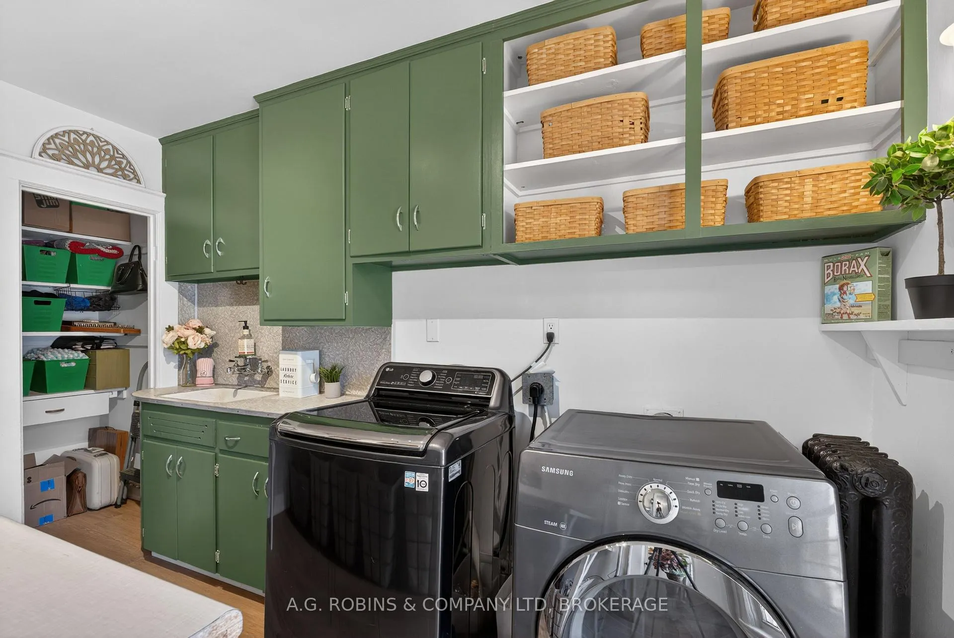 Photo 34 of 124 Catharine Street, Port Colborne, Sugarloaf — HOMEH