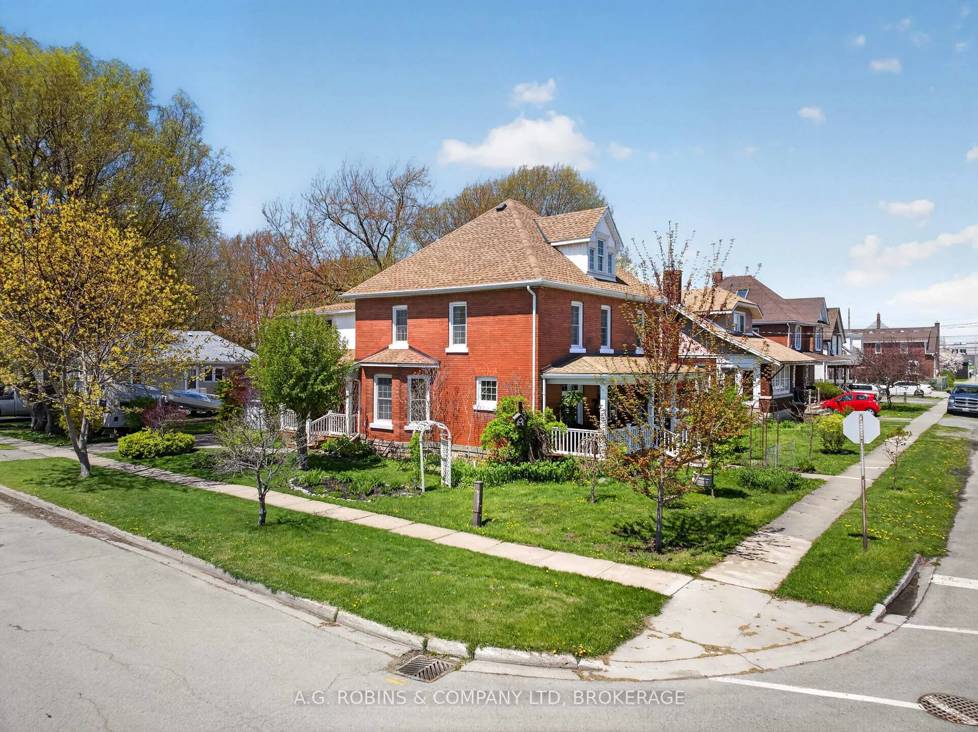 Photo 44 of 124 Catharine Street, Port Colborne, Sugarloaf — HOMEH