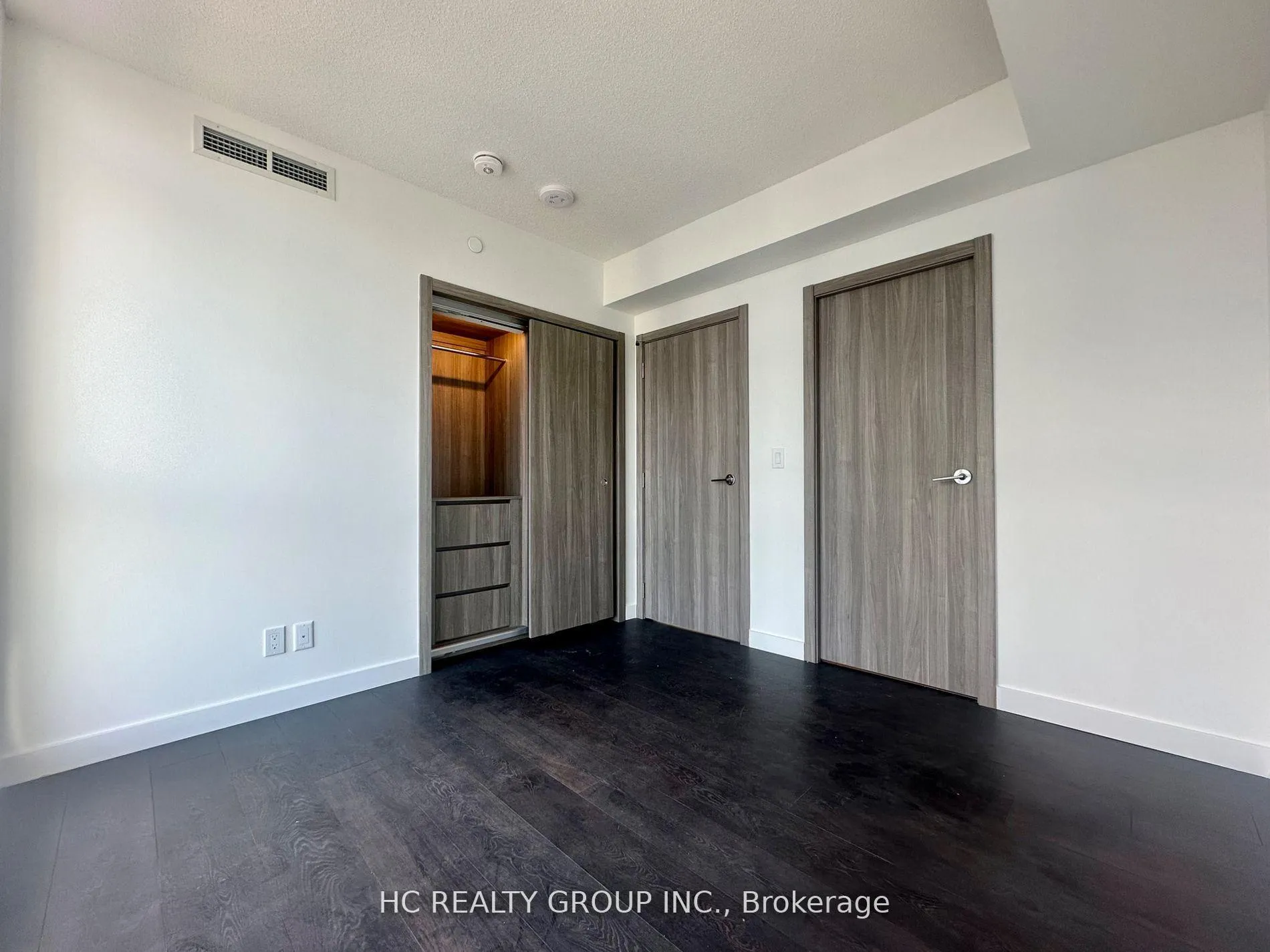 Photo 10 of Unit 5007, 38 Widmer Street, Toronto, Waterfront Communities — HOMEH