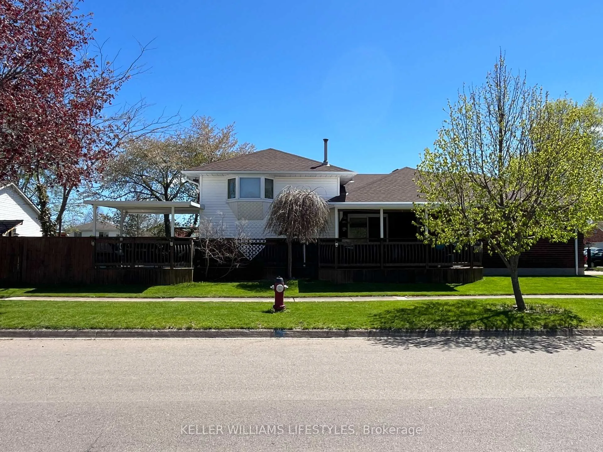Photo 4 of 121 Cedarvale Crescent, Welland, N. Welland — HOMEH