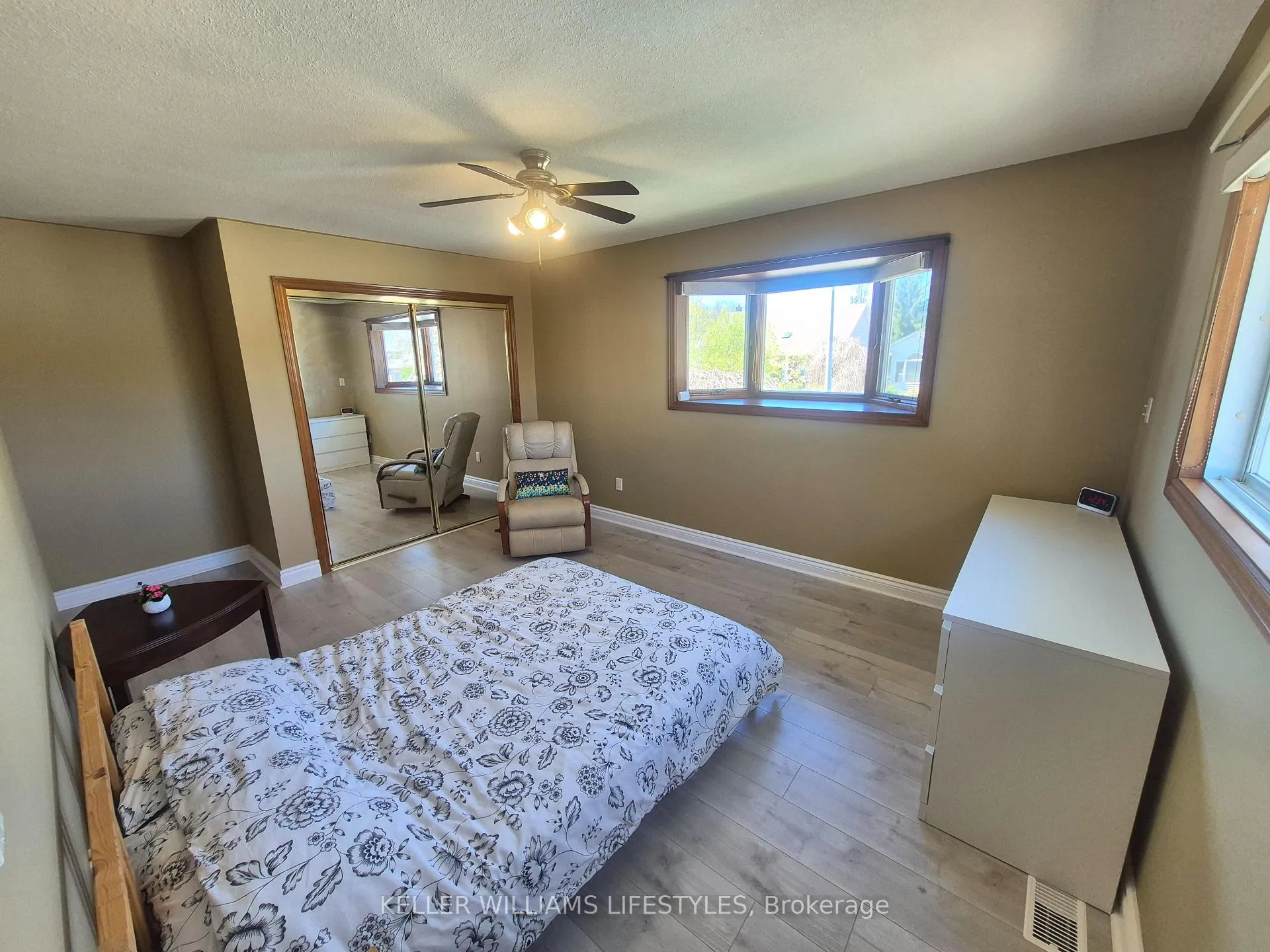 Photo 5 of 121 Cedarvale Crescent, Welland, N. Welland — HOMEH