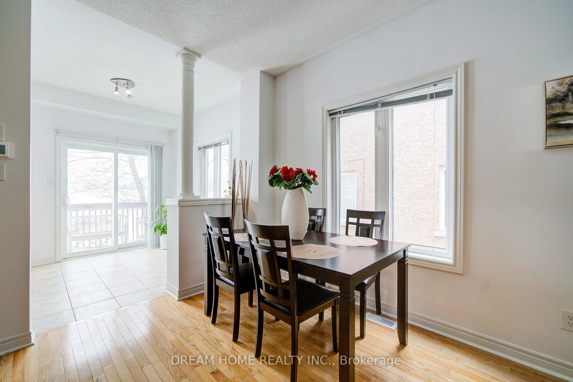 Photo 8 of 208 Tom Taylor Crescent, Newmarket, Summerhill Estates — HOMEH