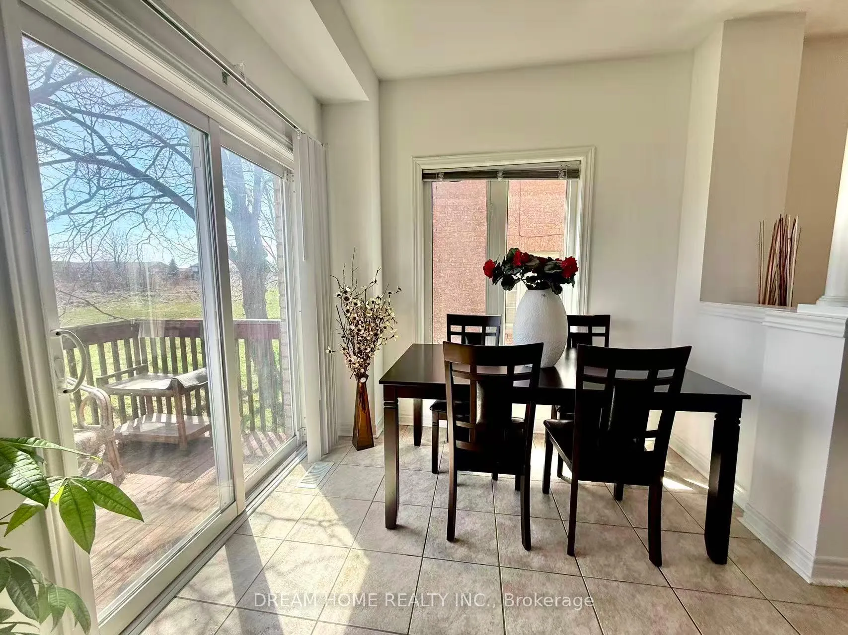 Photo 12 of 208 Tom Taylor Crescent, Newmarket, Summerhill Estates — HOMEH