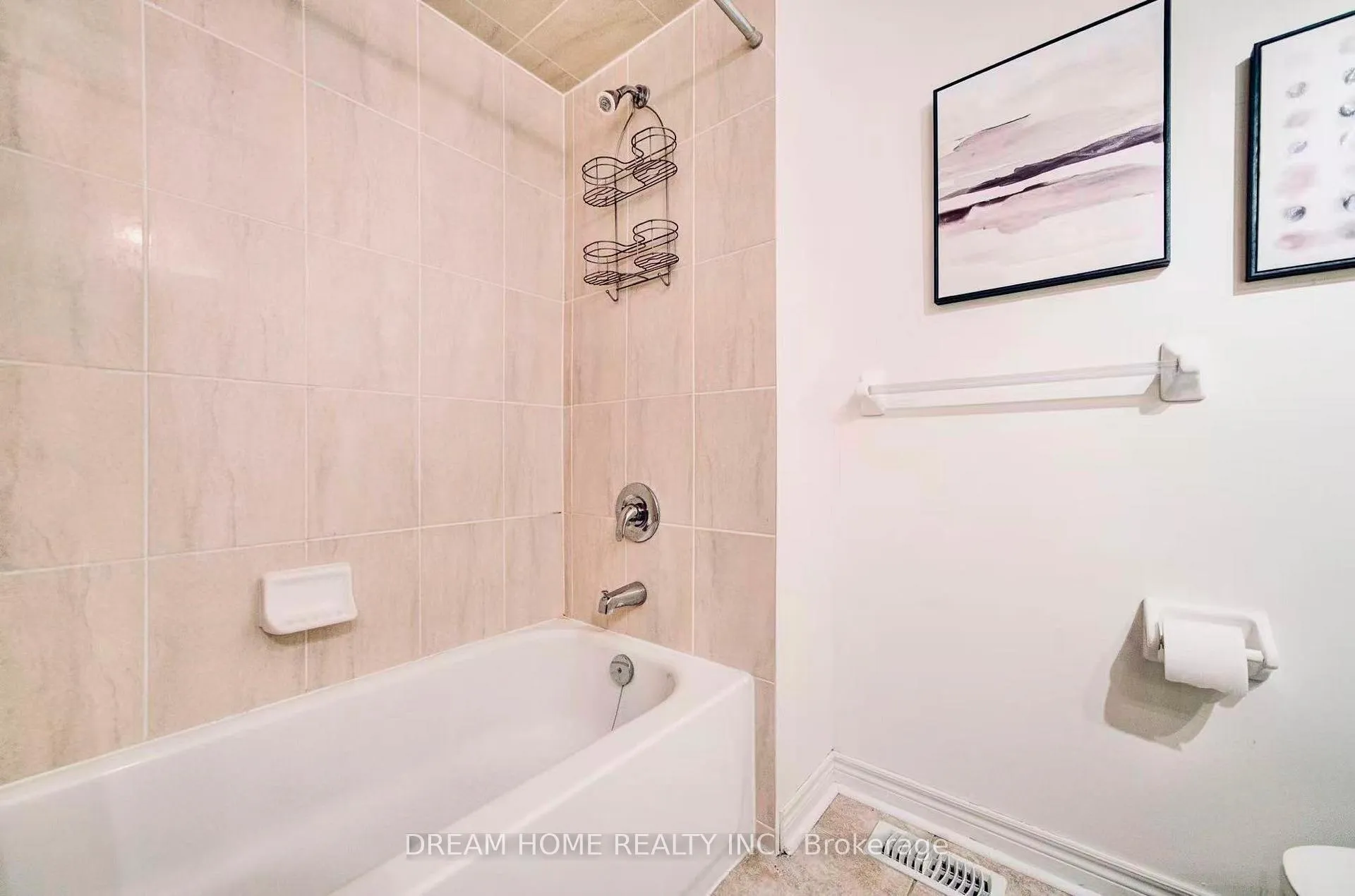Photo 16 of 208 Tom Taylor Crescent, Newmarket, Summerhill Estates — HOMEH