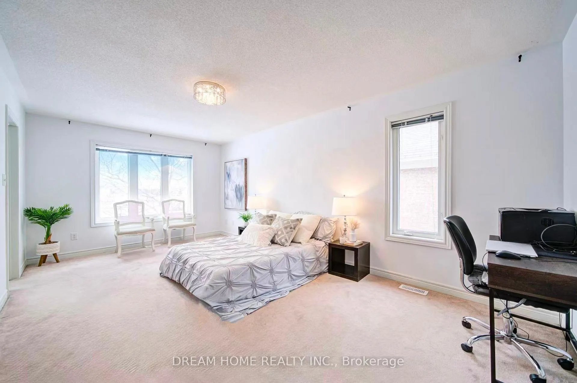 Photo 18 of 208 Tom Taylor Crescent, Newmarket, Summerhill Estates — HOMEH