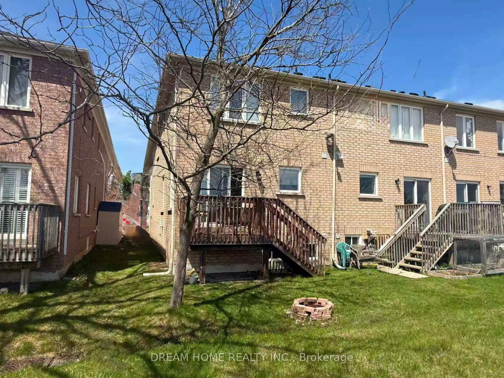 Photo 23 of 208 Tom Taylor Crescent, Newmarket, Summerhill Estates — HOMEH
