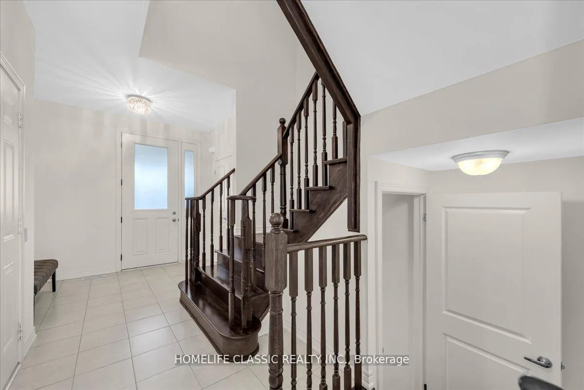 Photo 4 of 82 Blackberry Valley Crescent, Caledon, Rural Caledon — HOMEH