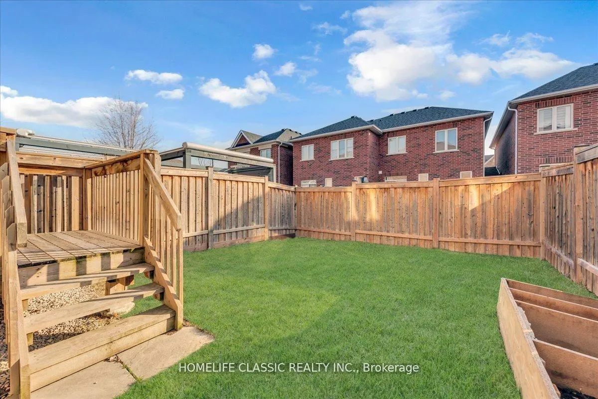 Photo 30 of 82 Blackberry Valley Crescent, Caledon, Rural Caledon — HOMEH