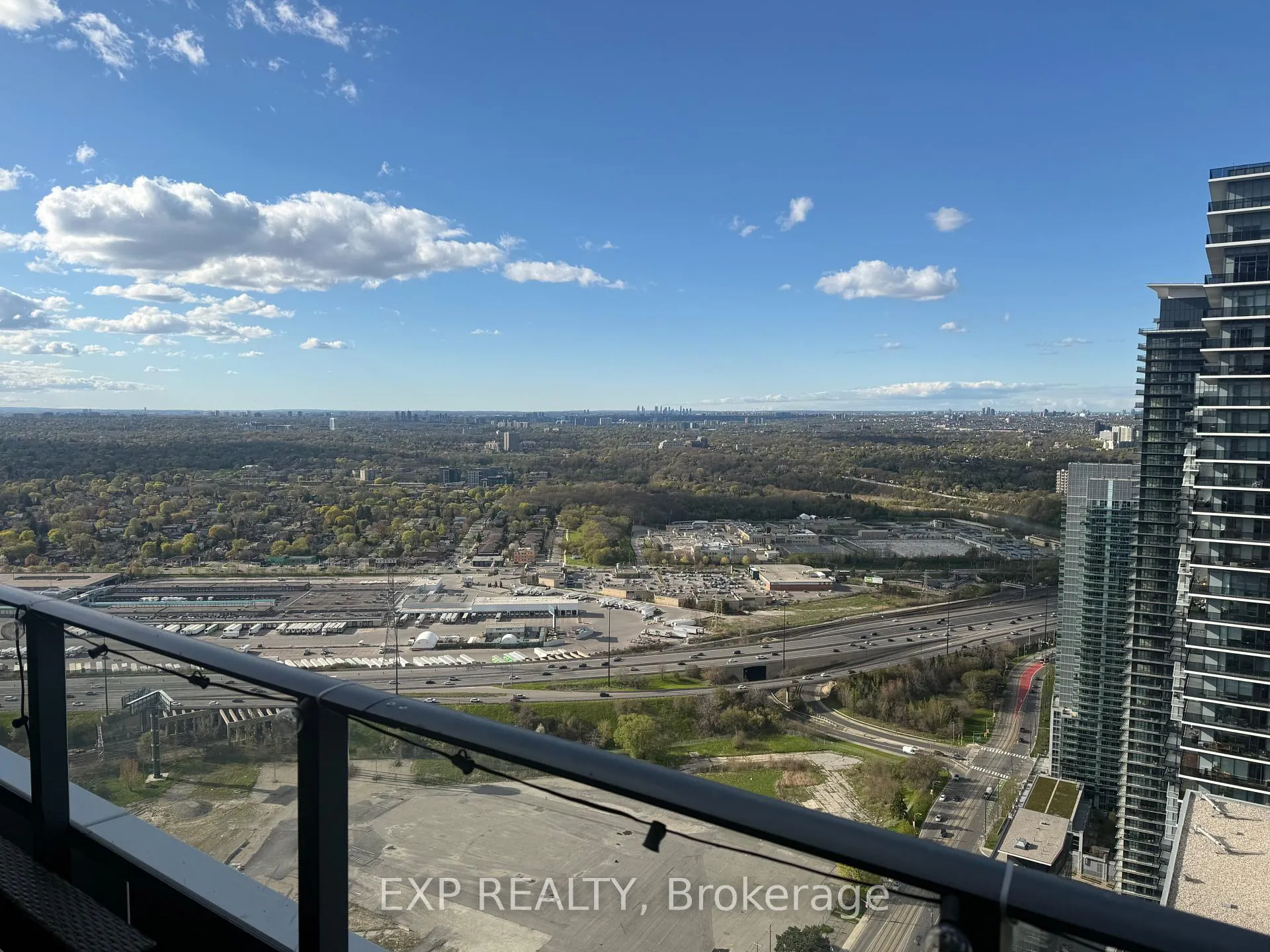 Photo 4 of Unit 5003, 30 Shore Breeze Drive, Etobicoke, Mimico — HOMEH