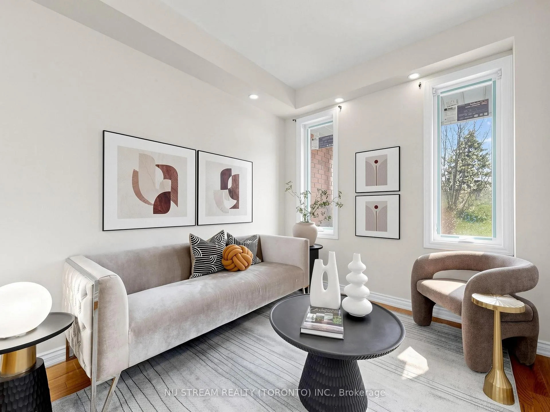 Photo 3 of 177 Wildberry Crescent, Vaughan, Vellore Village — HOMEH