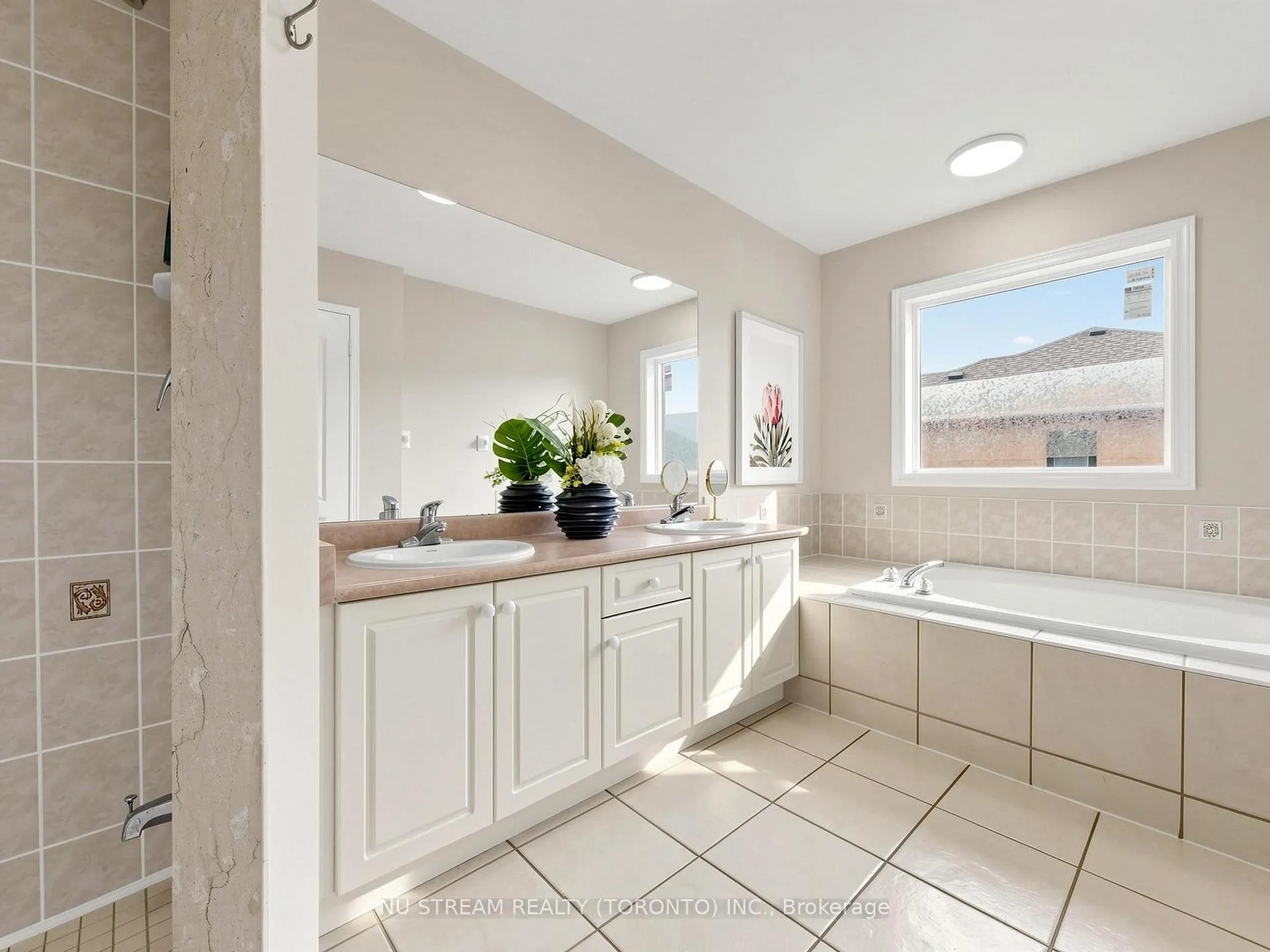 Photo 24 of 177 Wildberry Crescent, Vaughan, Vellore Village — HOMEH