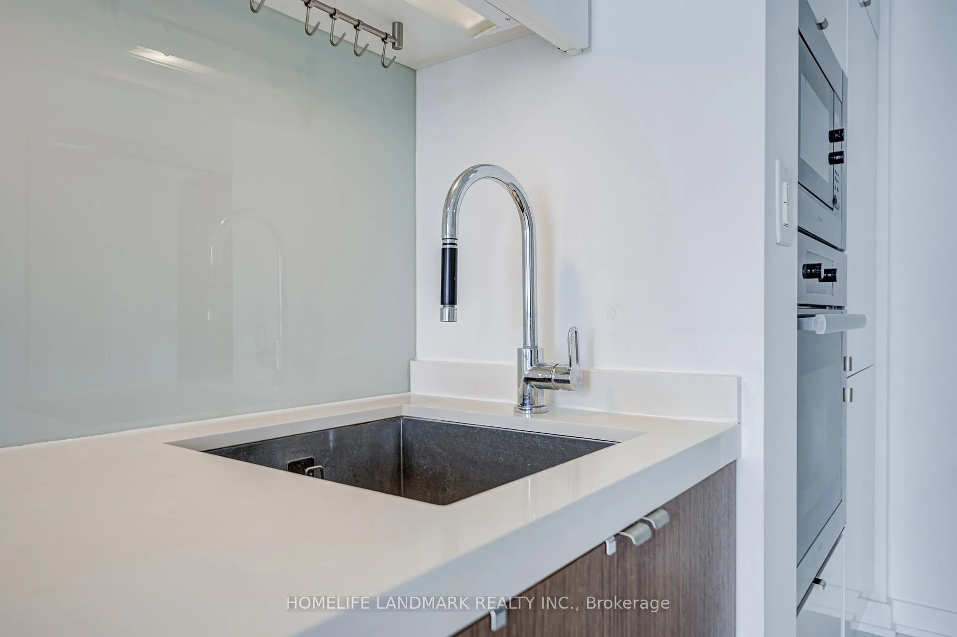 Photo 9 of Unit 4911, 21 Iceboat Terrace, Toronto, Waterfront Communities — HOMEH