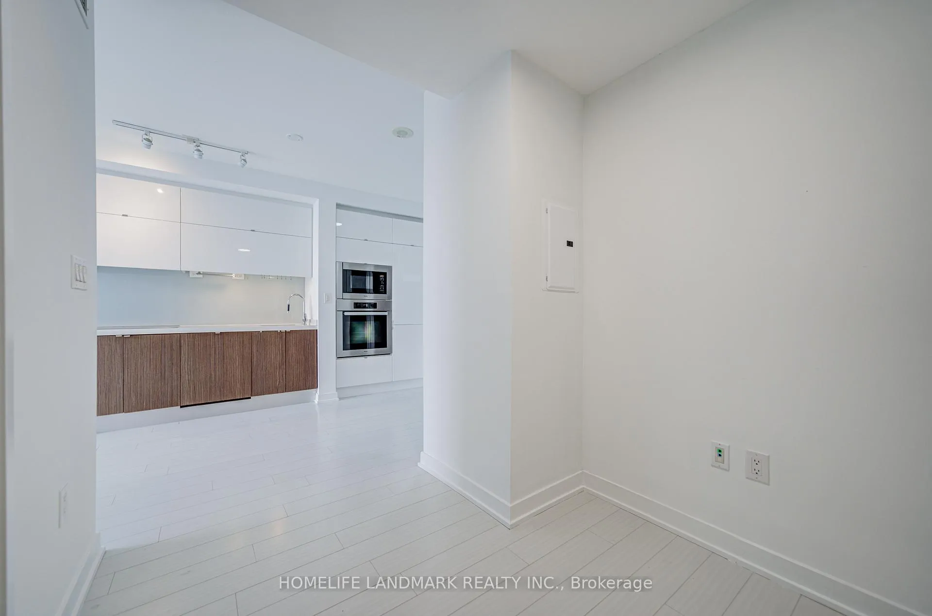 Photo 21 of Unit 4911, 21 Iceboat Terrace, Toronto, Waterfront Communities — HOMEH