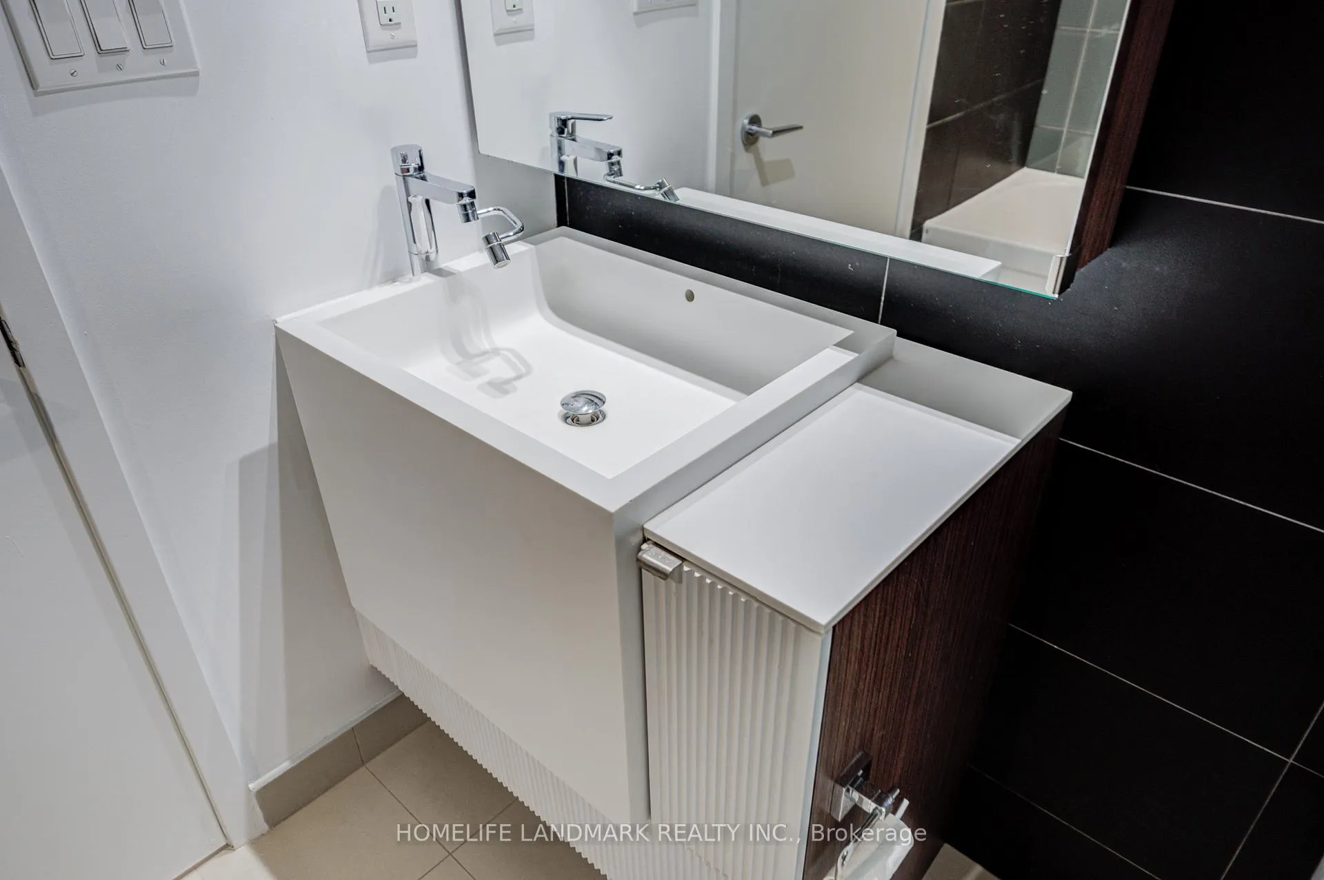 Photo 25 of Unit 4911, 21 Iceboat Terrace, Toronto, Waterfront Communities — HOMEH