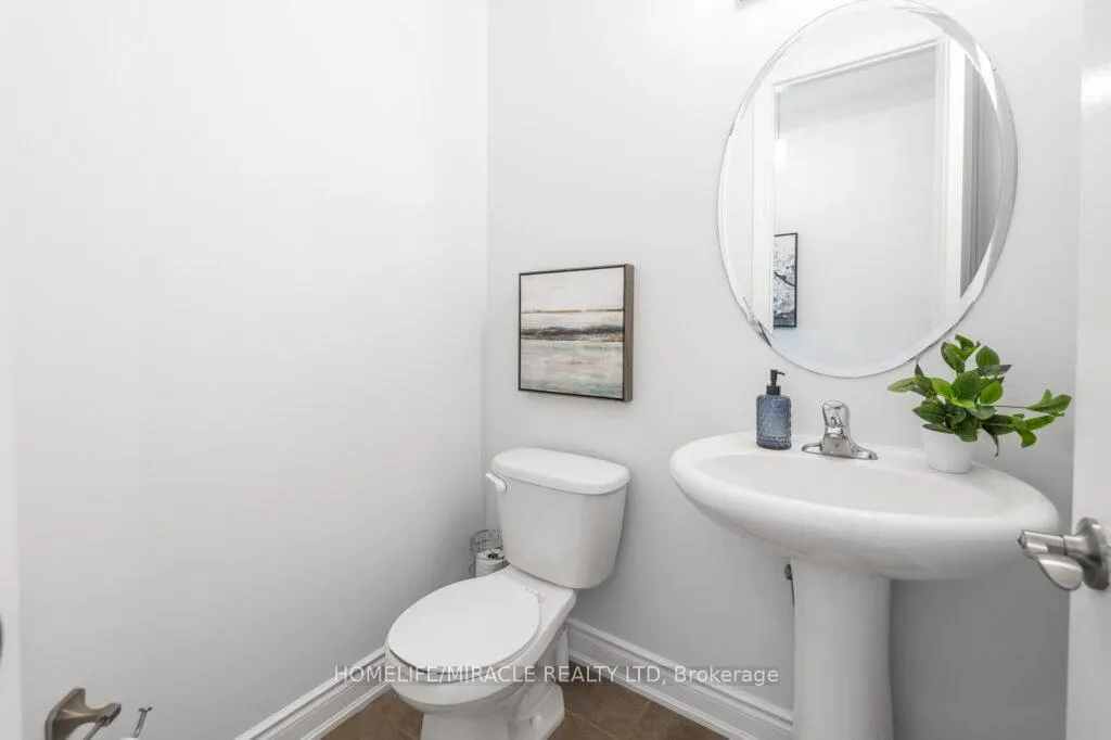Photo 8 of 211 Wardlaw Place, Vaughan, Vellore Village — HOMEH