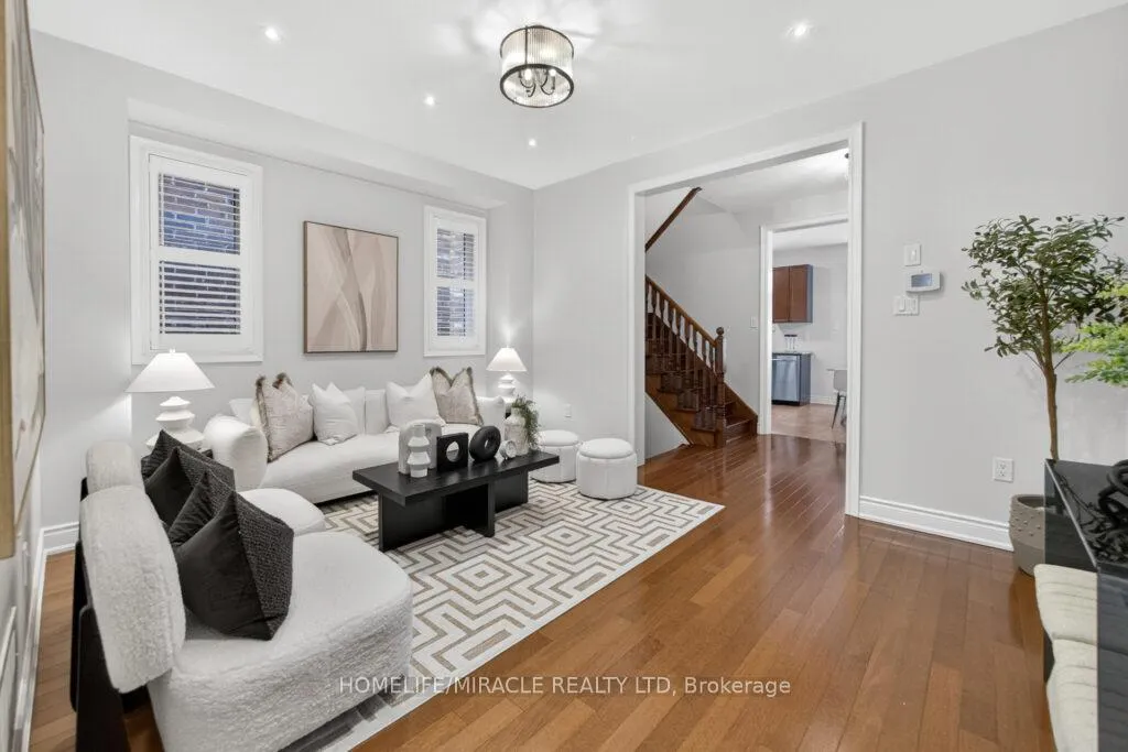 Photo 9 of 211 Wardlaw Place, Vaughan, Vellore Village — HOMEH