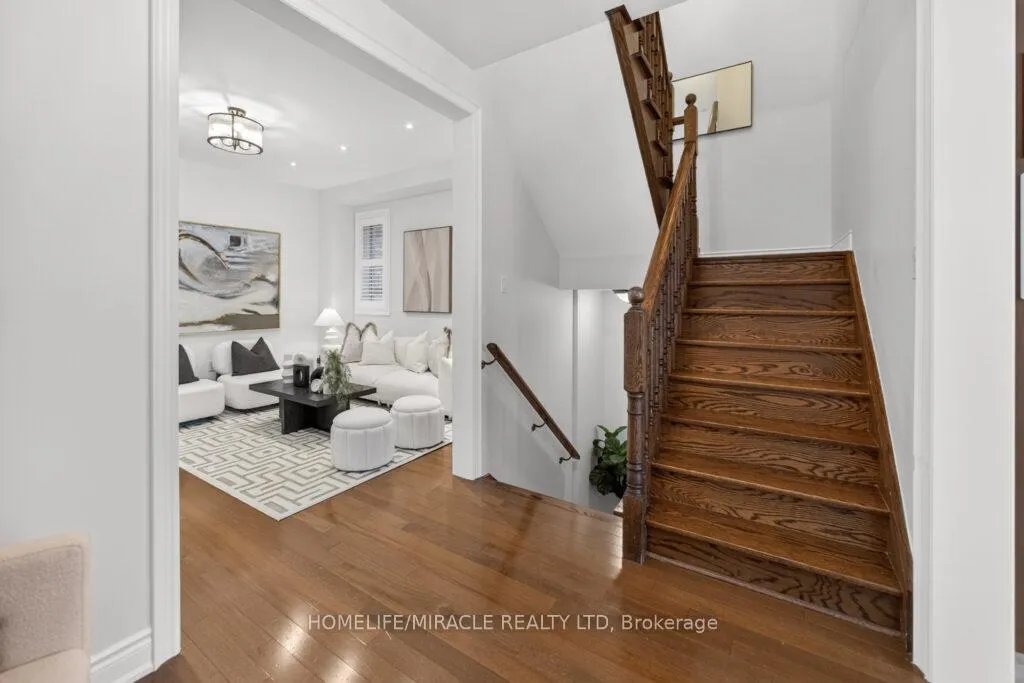Photo 15 of 211 Wardlaw Place, Vaughan, Vellore Village — HOMEH