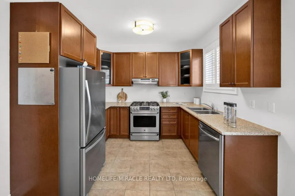 Photo 20 of 211 Wardlaw Place, Vaughan, Vellore Village — HOMEH