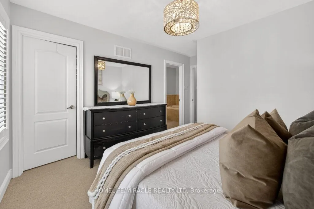 Photo 28 of 211 Wardlaw Place, Vaughan, Vellore Village — HOMEH