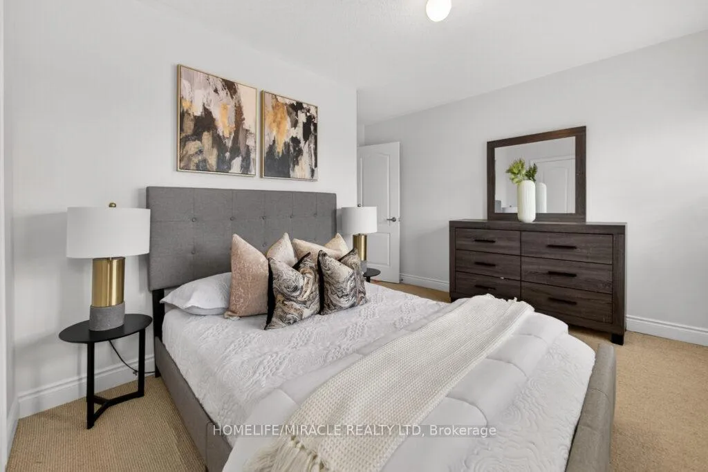 Photo 34 of 211 Wardlaw Place, Vaughan, Vellore Village — HOMEH