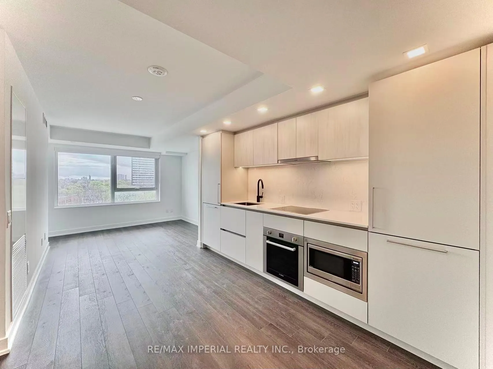 Photo 4 of Unit 708, 603 Sherbourne Street, Toronto, North St. James Town — HOMEH