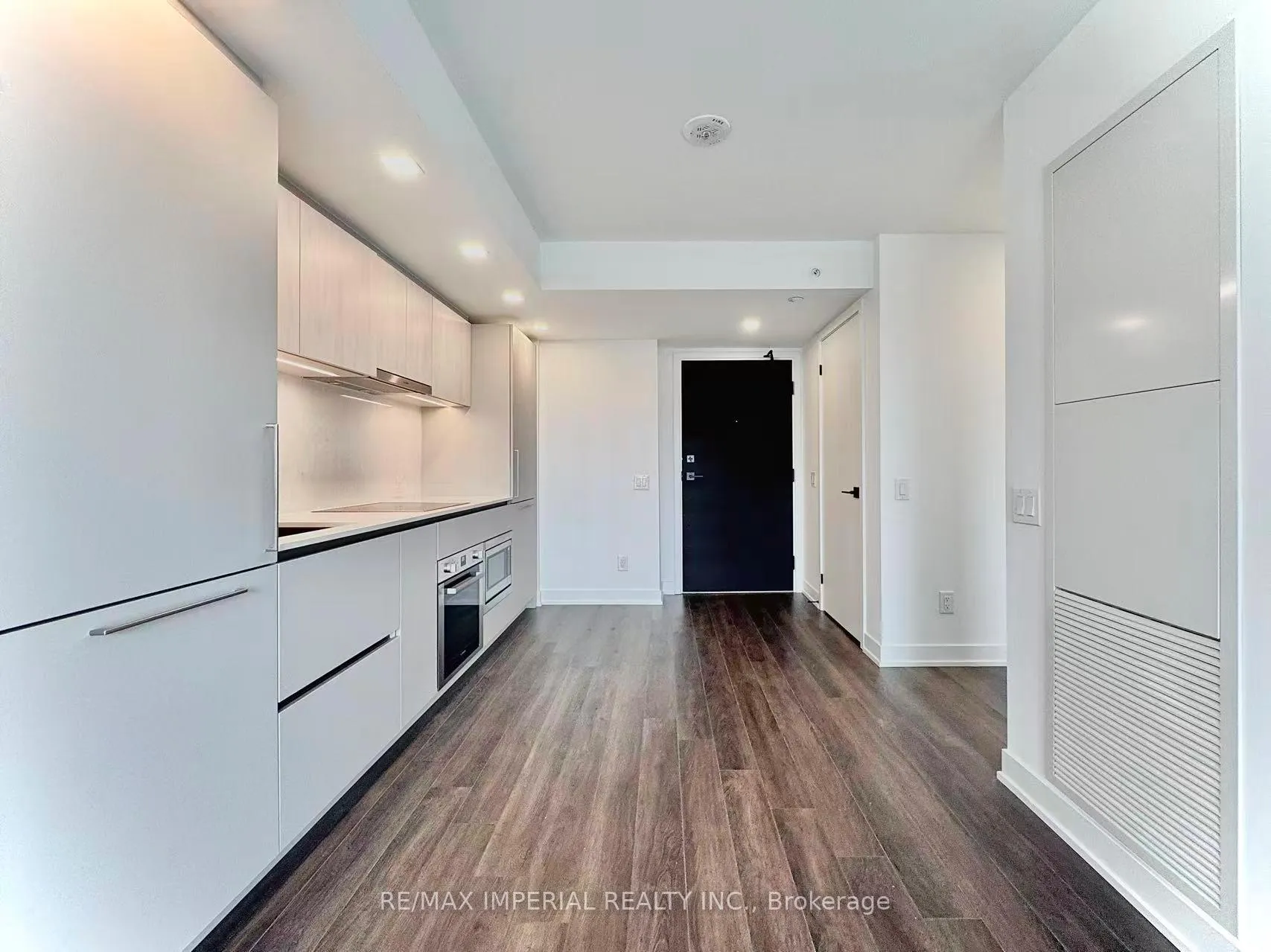 Photo 5 of Unit 708, 603 Sherbourne Street, Toronto, North St. James Town — HOMEH
