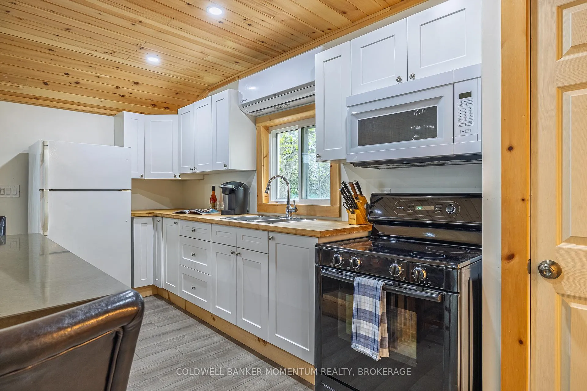 Photo 25 of 12221 Lakeshore Road, Wainfleet, Lakeshore — HOMEH