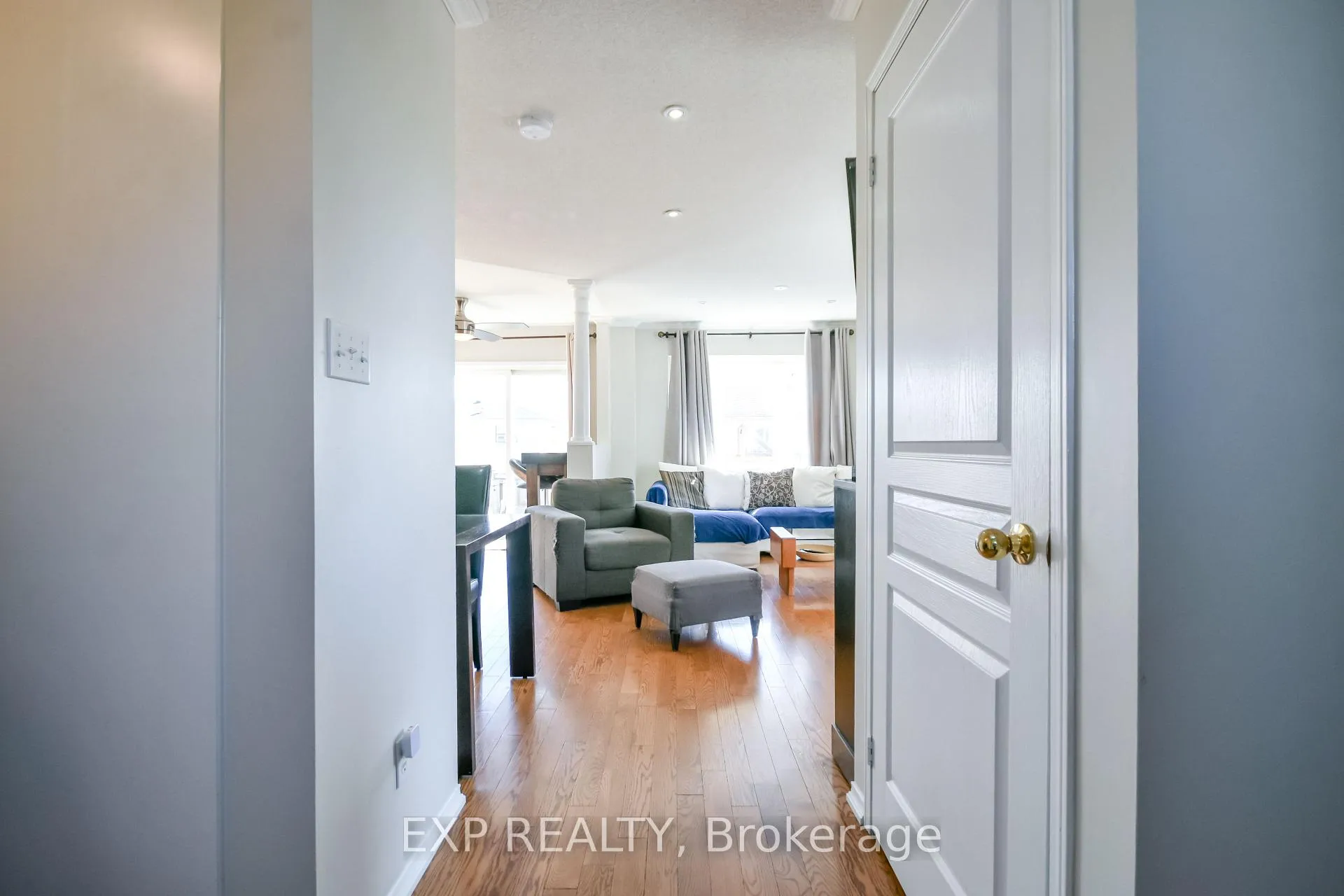 Photo 5 of 15 Trevino Circle, Barrie, East Bayfield — HOMEH