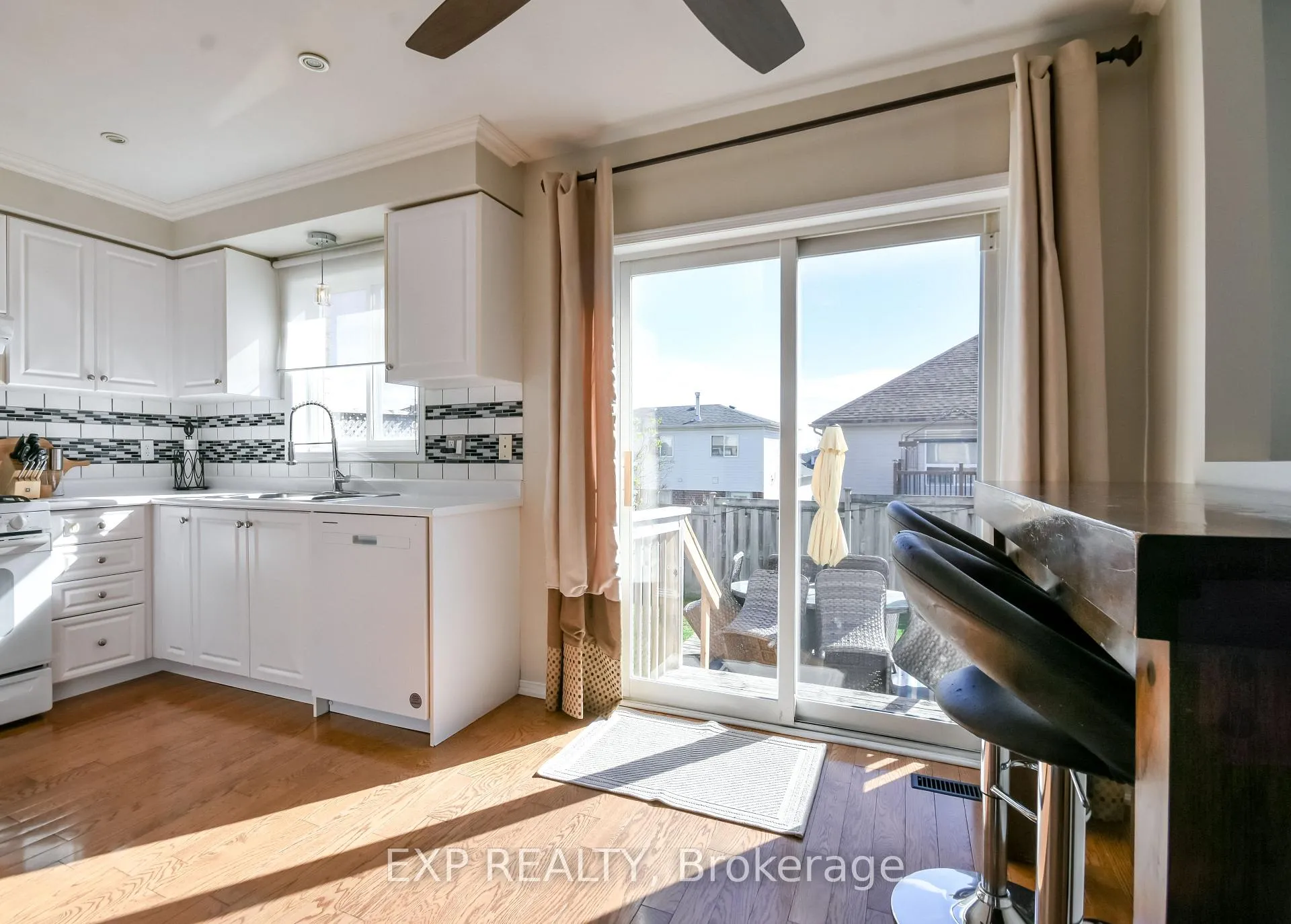 Photo 8 of 15 Trevino Circle, Barrie, East Bayfield — HOMEH