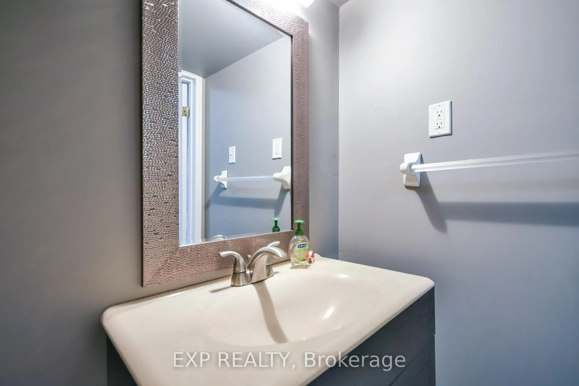 Photo 18 of 15 Trevino Circle, Barrie, East Bayfield — HOMEH