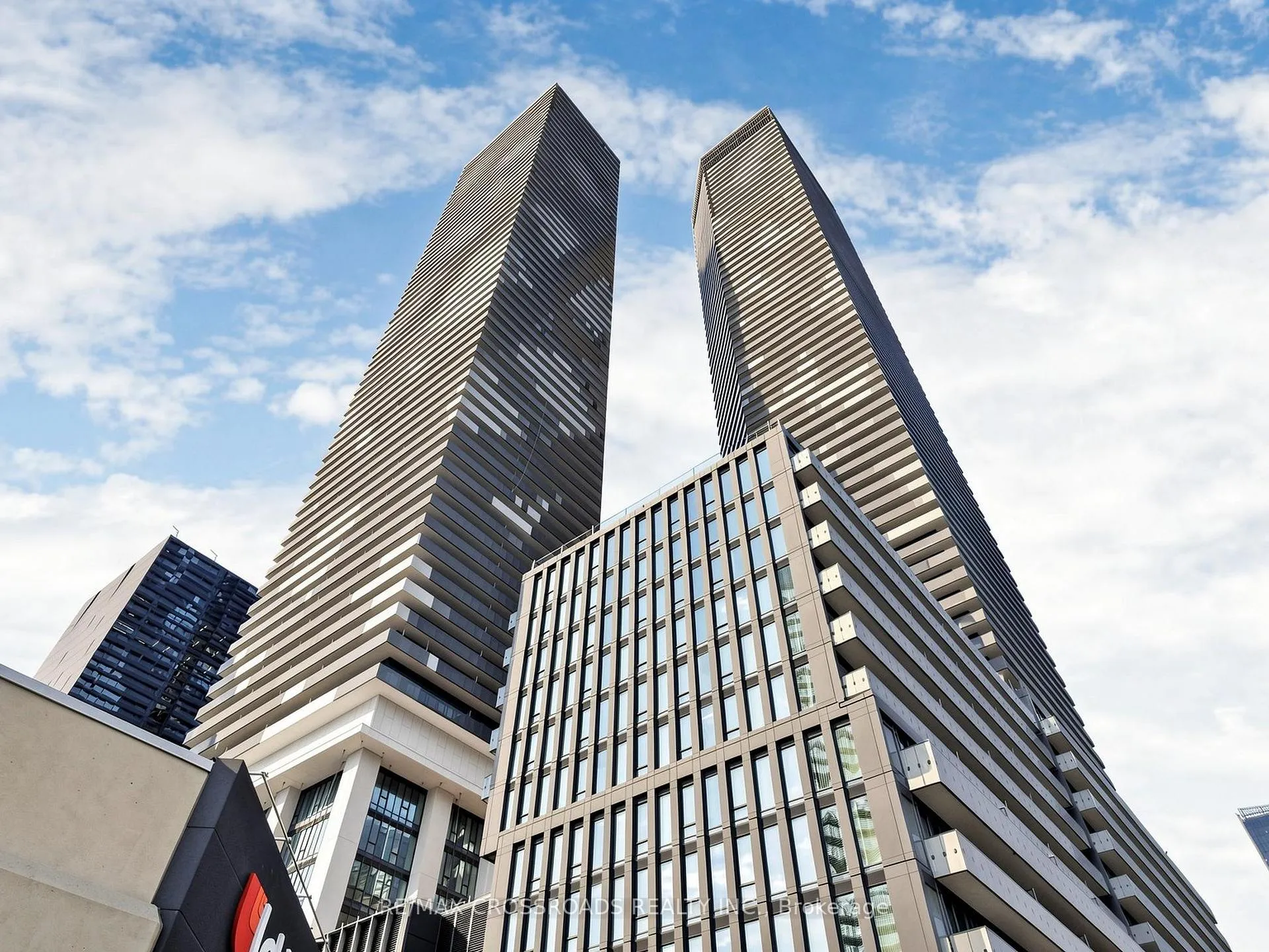 Front of Unit 3511, 138 Downes Street