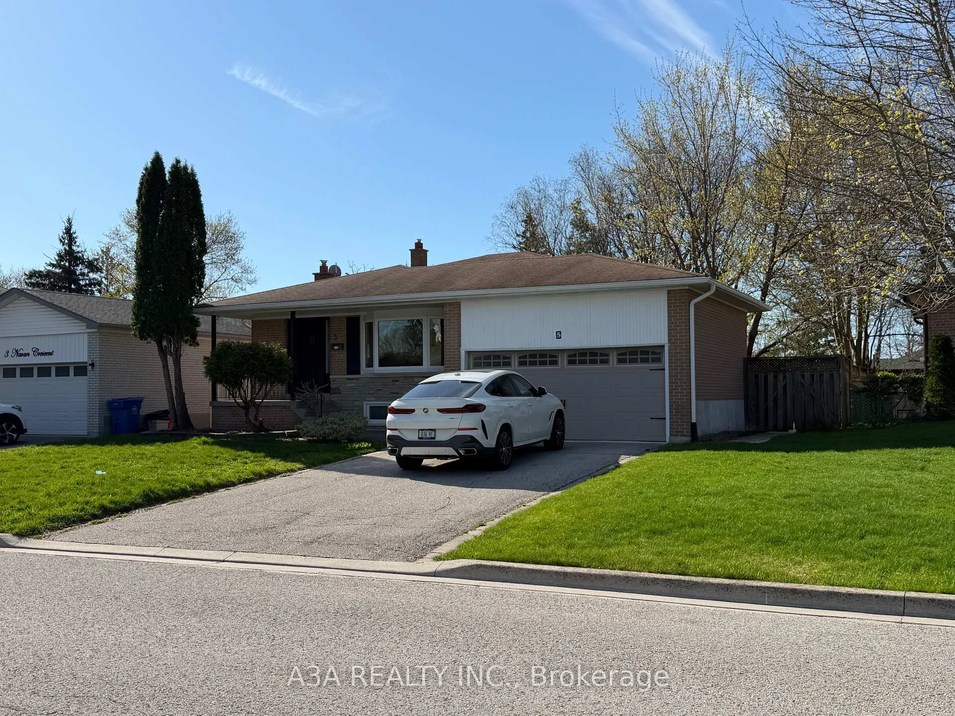 Photo 1 of Unit Basement, 5 Navan Crescent, Aurora, Aurora Heights — HOMEH